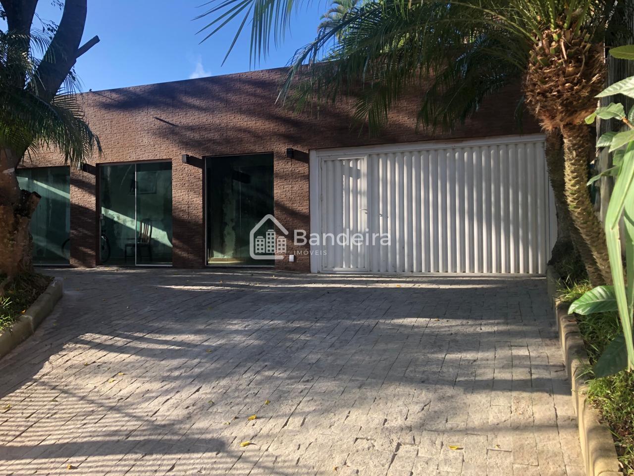 Casa ampla em localização privilegiada no bairro Fazenda de It...