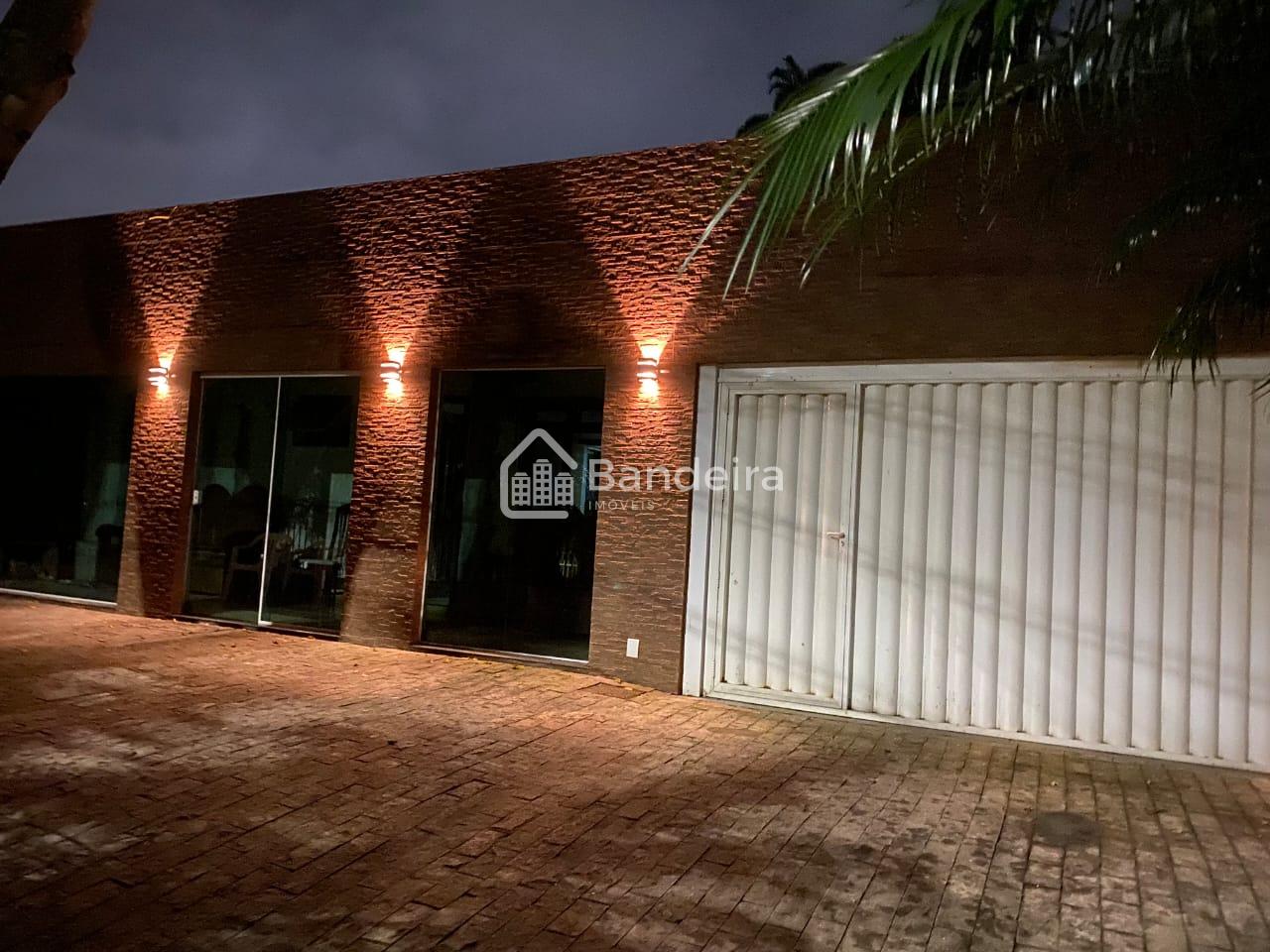 Casa ampla em localização privilegiada no bairro Fazenda de It...