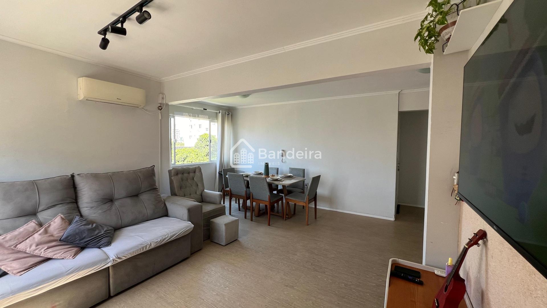 Apartamento semi-mobiliado com 72m privativos próximo ao centr...