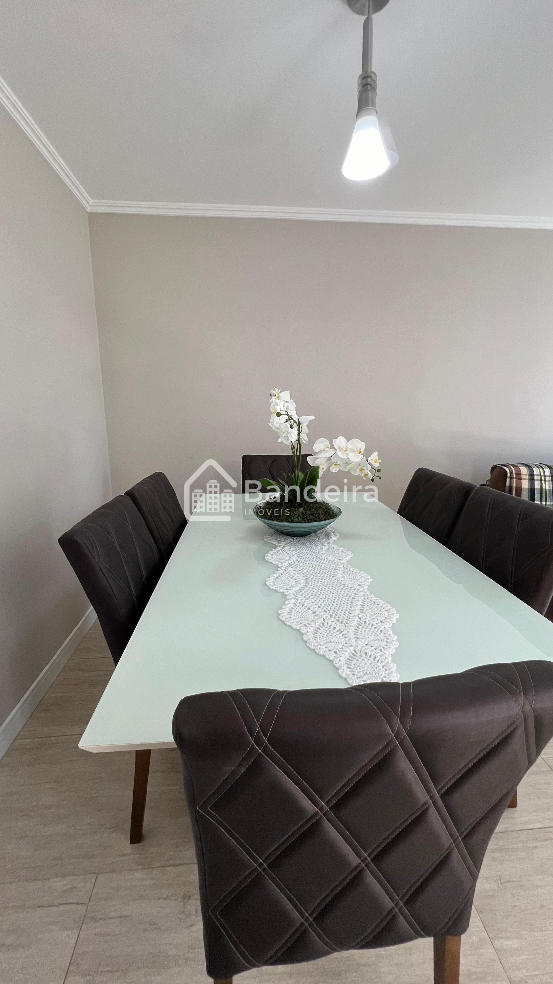 Sobrado amplo no bairro Dom Bosco com 1 suítes mais 1 quarto c...