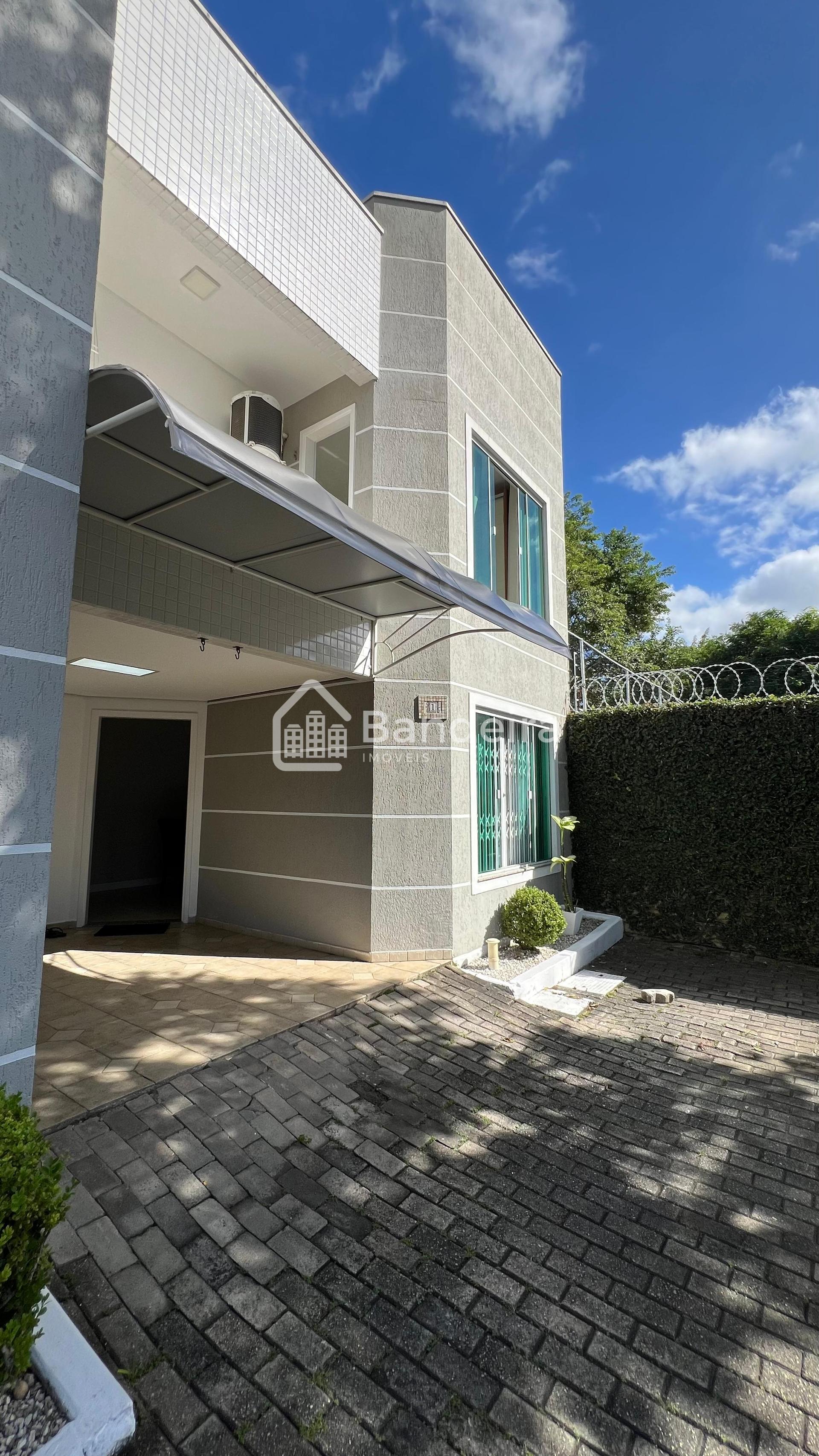 Sobrado amplo no bairro Dom Bosco com 1 suítes mais 1 quarto c...