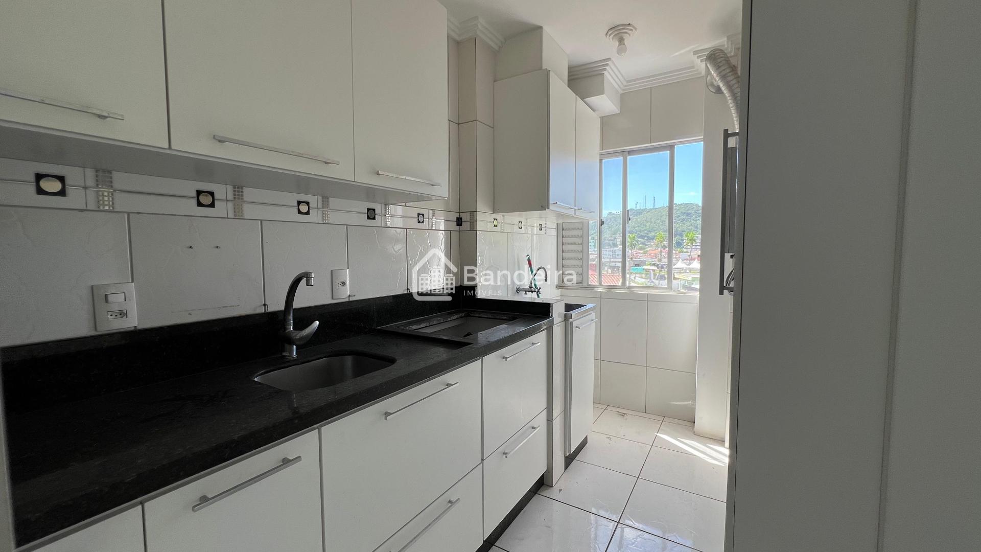 Apartamento com uma suíte com sacada mais dois quartos  Dom Bo...
