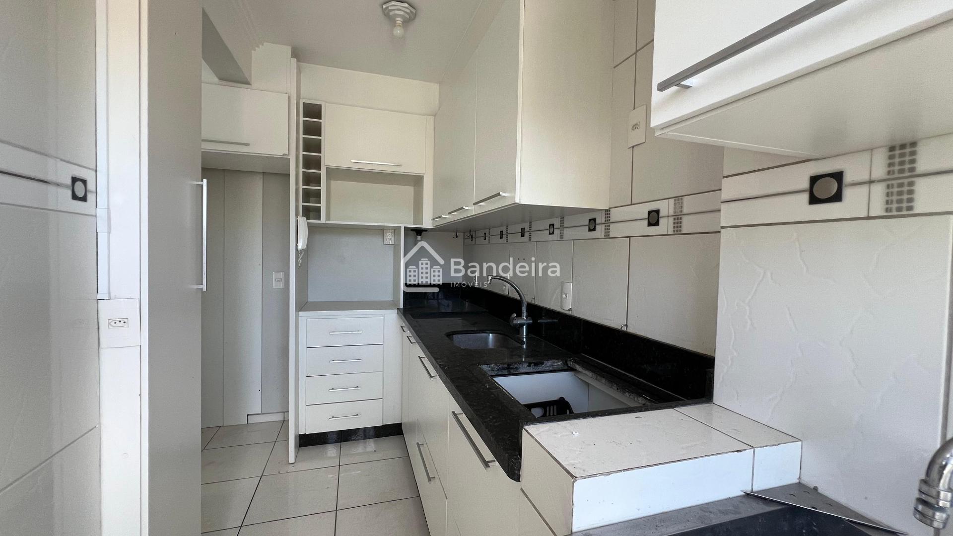 Apartamento com uma suíte com sacada mais dois quartos  Dom Bo...