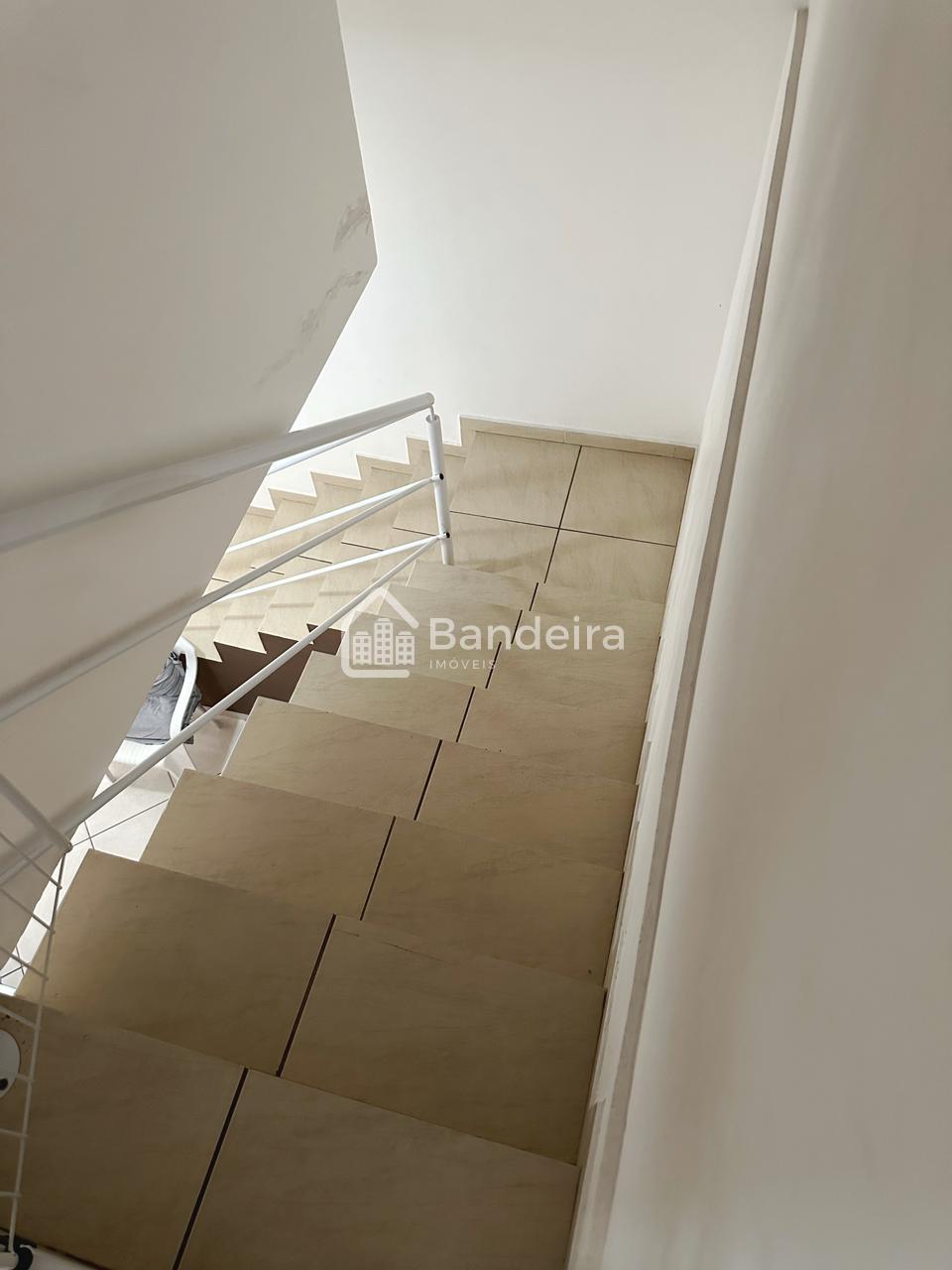 Sobrado amplo com dois pavimentos no bairro São Vicente em Ita...