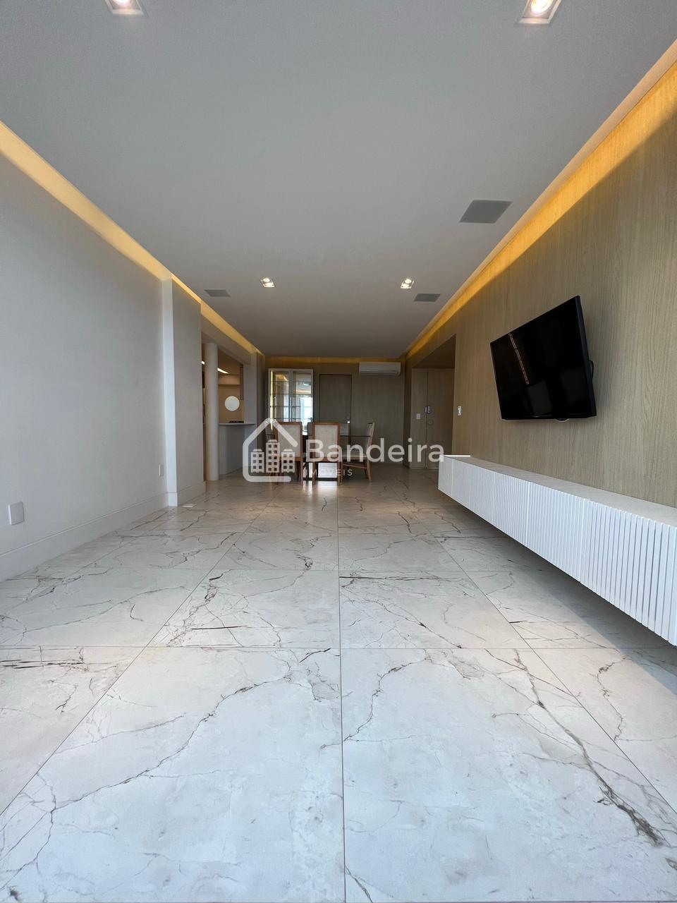 Apartamento de alto padrão semi mobiliado no centro de Itajaí,...