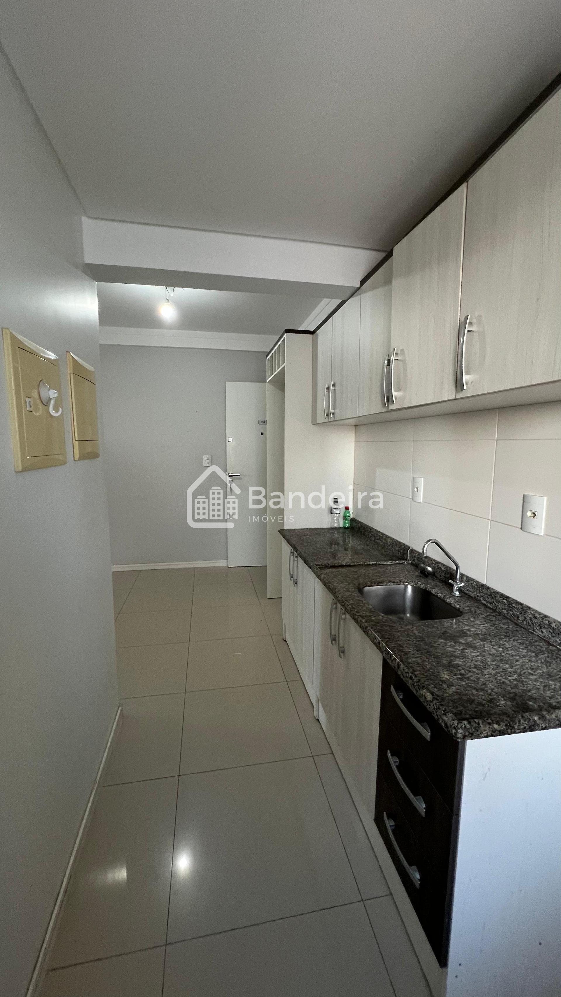 Apartamento semi mobiliado no bairro São Judas em Itajaí com p...