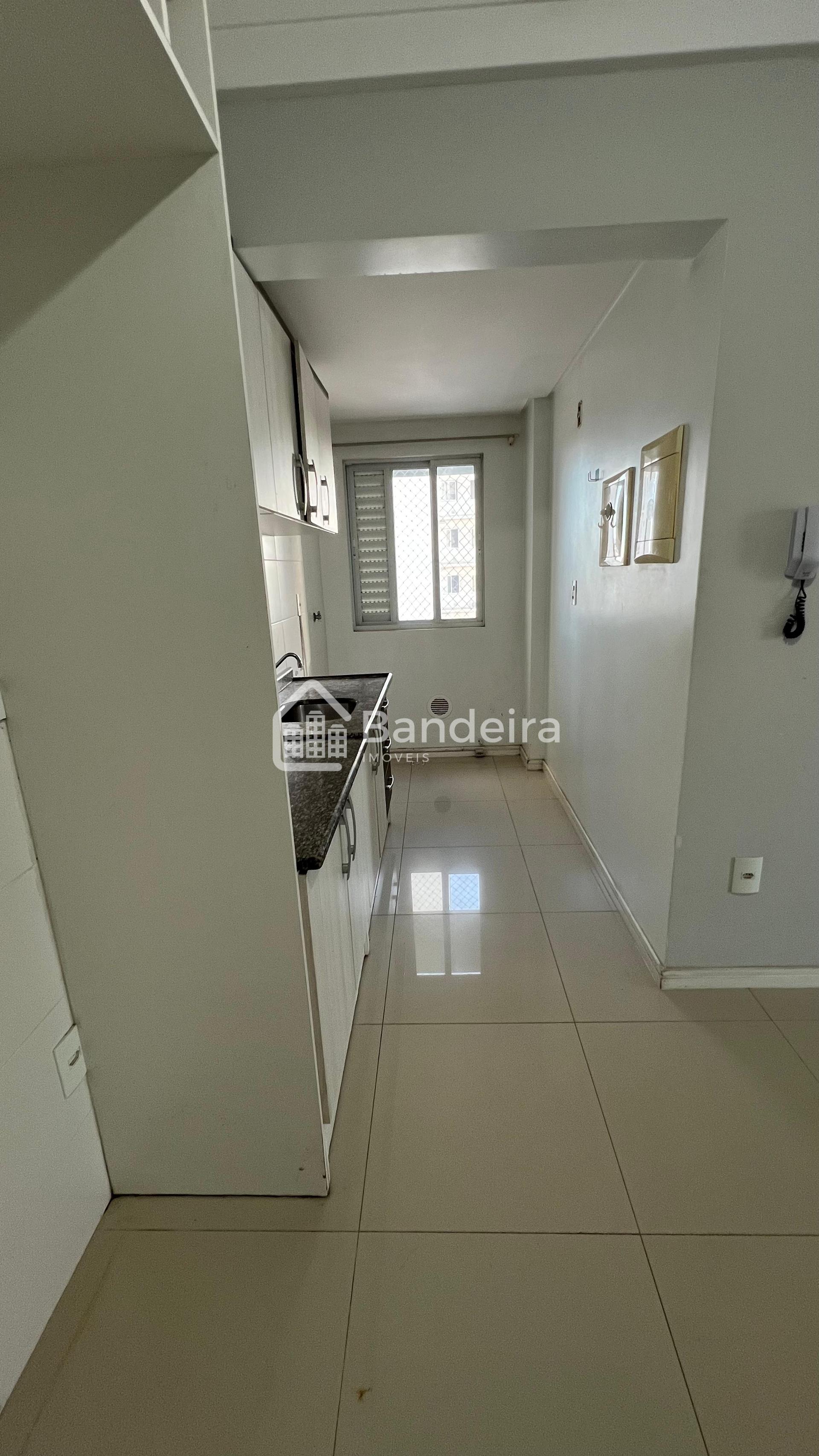 Apartamento semi mobiliado no bairro São Judas em Itajaí com p...
