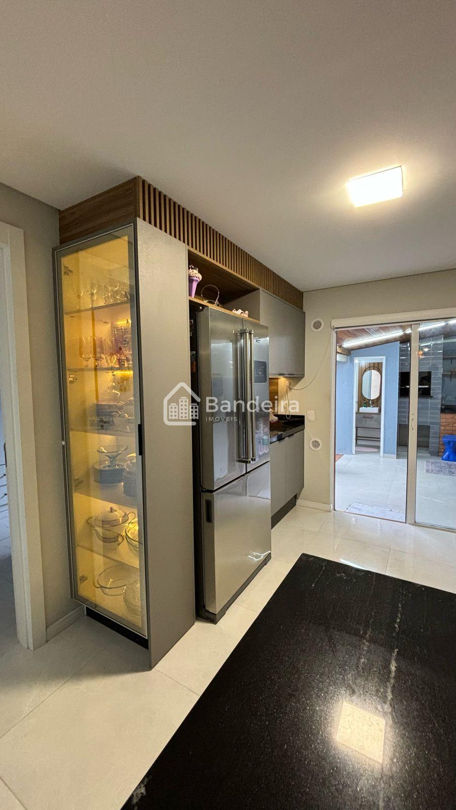 Apartamento diferenciado semimobiliado no bairro Cordeiros, pa...