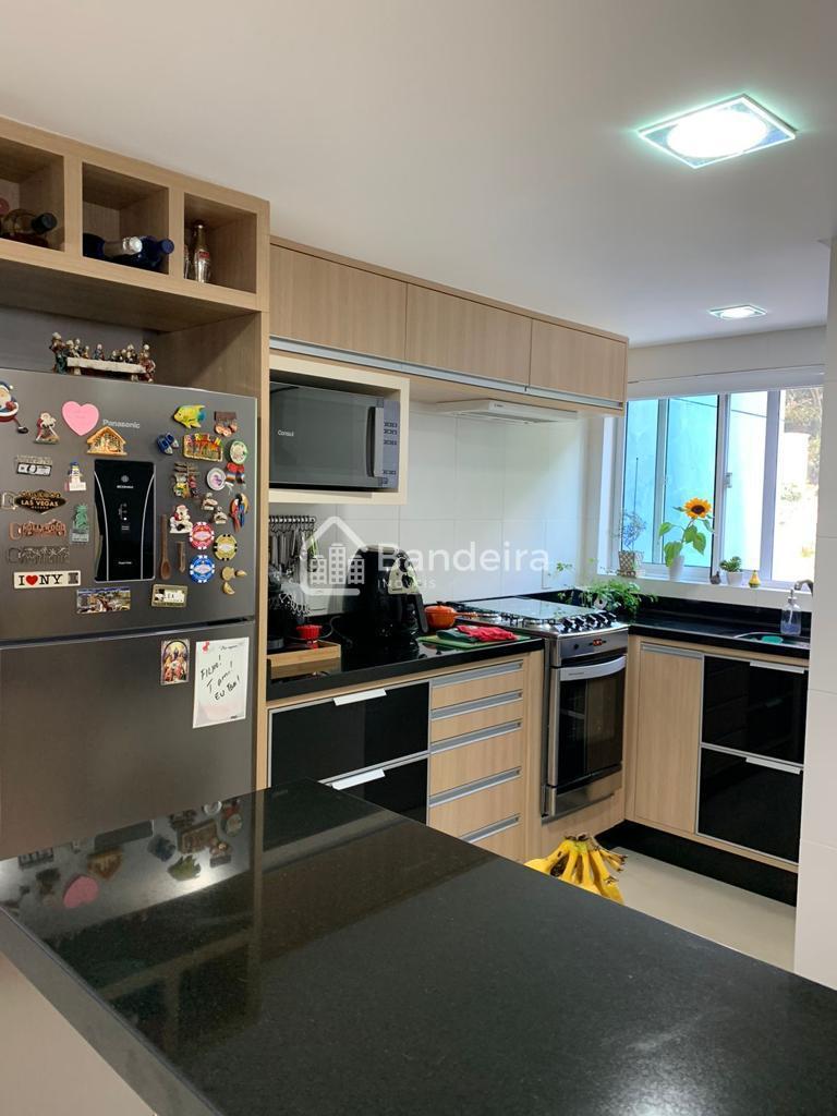 Apartamento mobiliado no bairro nobre e muito residencial de I...