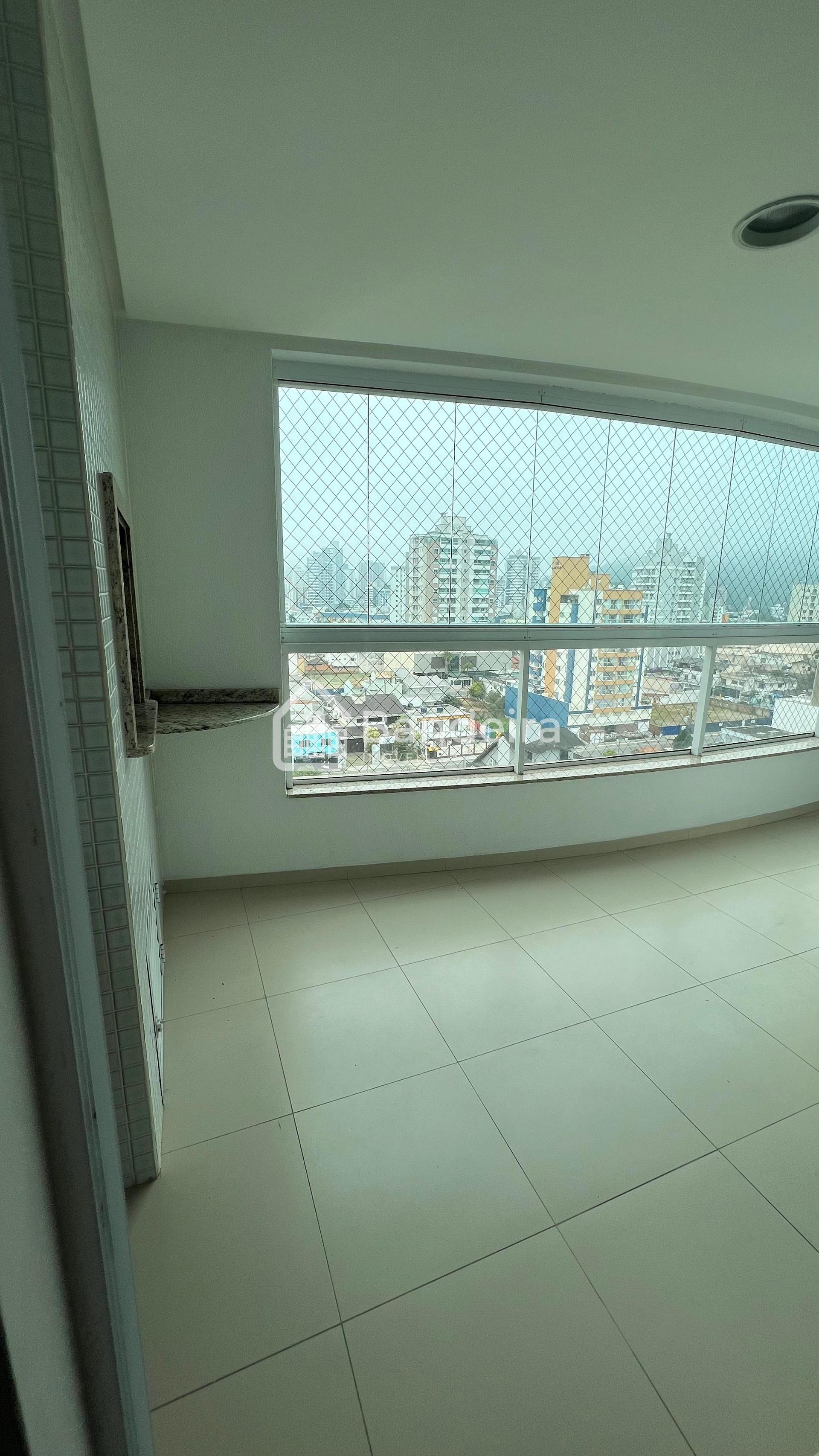 Apartamento à venda, Vila Operaria, ITAJAI - SC suíte mais doi...