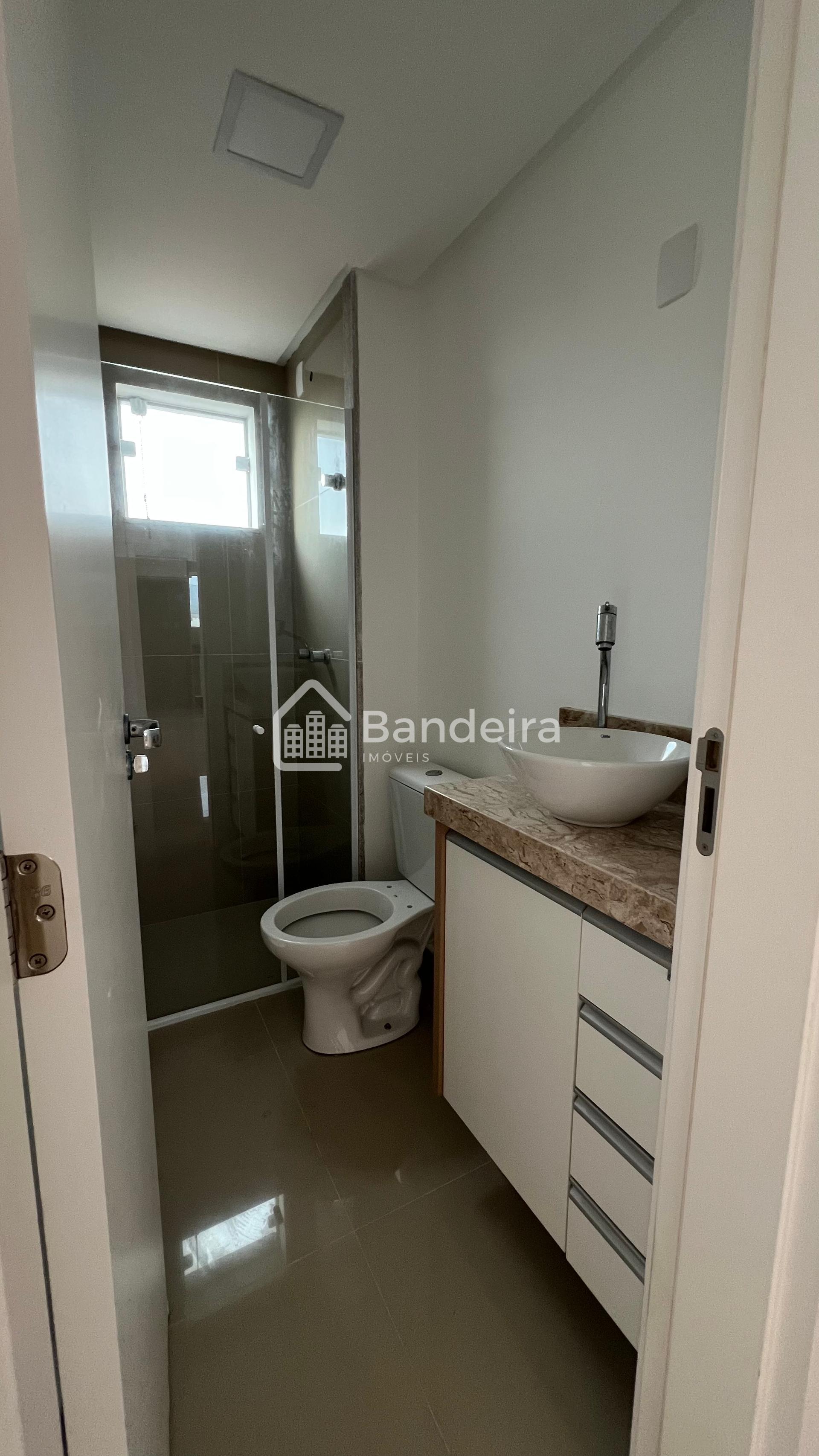 Apartamento à venda, Vila Operaria, ITAJAI - SC com suíte e co...