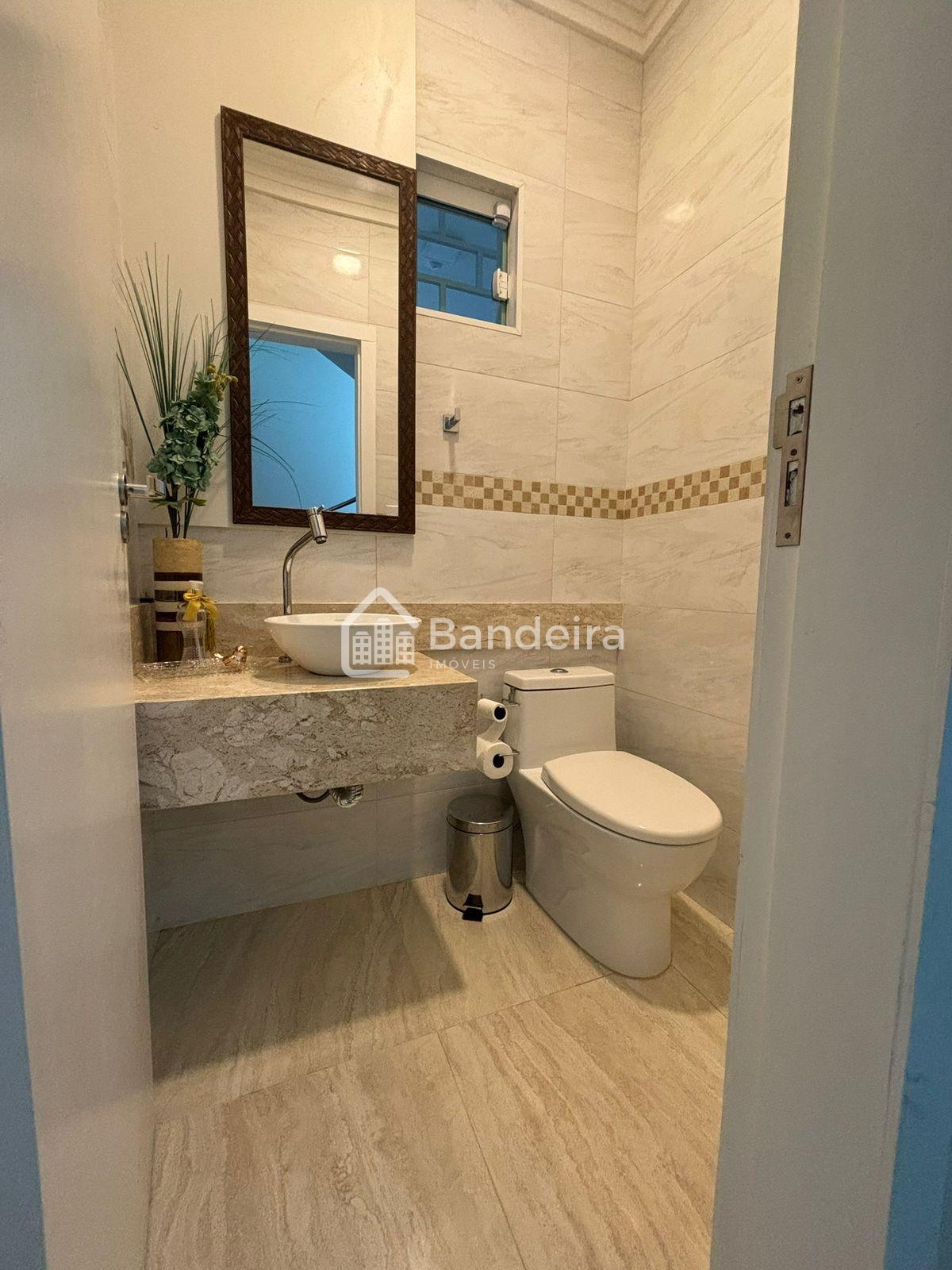 Sobrado à venda, Dom Bosco, ITAJAI - SC mobiliado com 3 dormit...