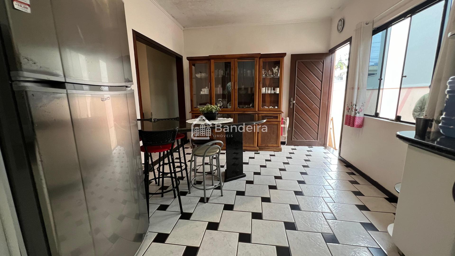 Casa com 3 dormitórios sendo um suíte à venda,297.00 m , Dom B...
