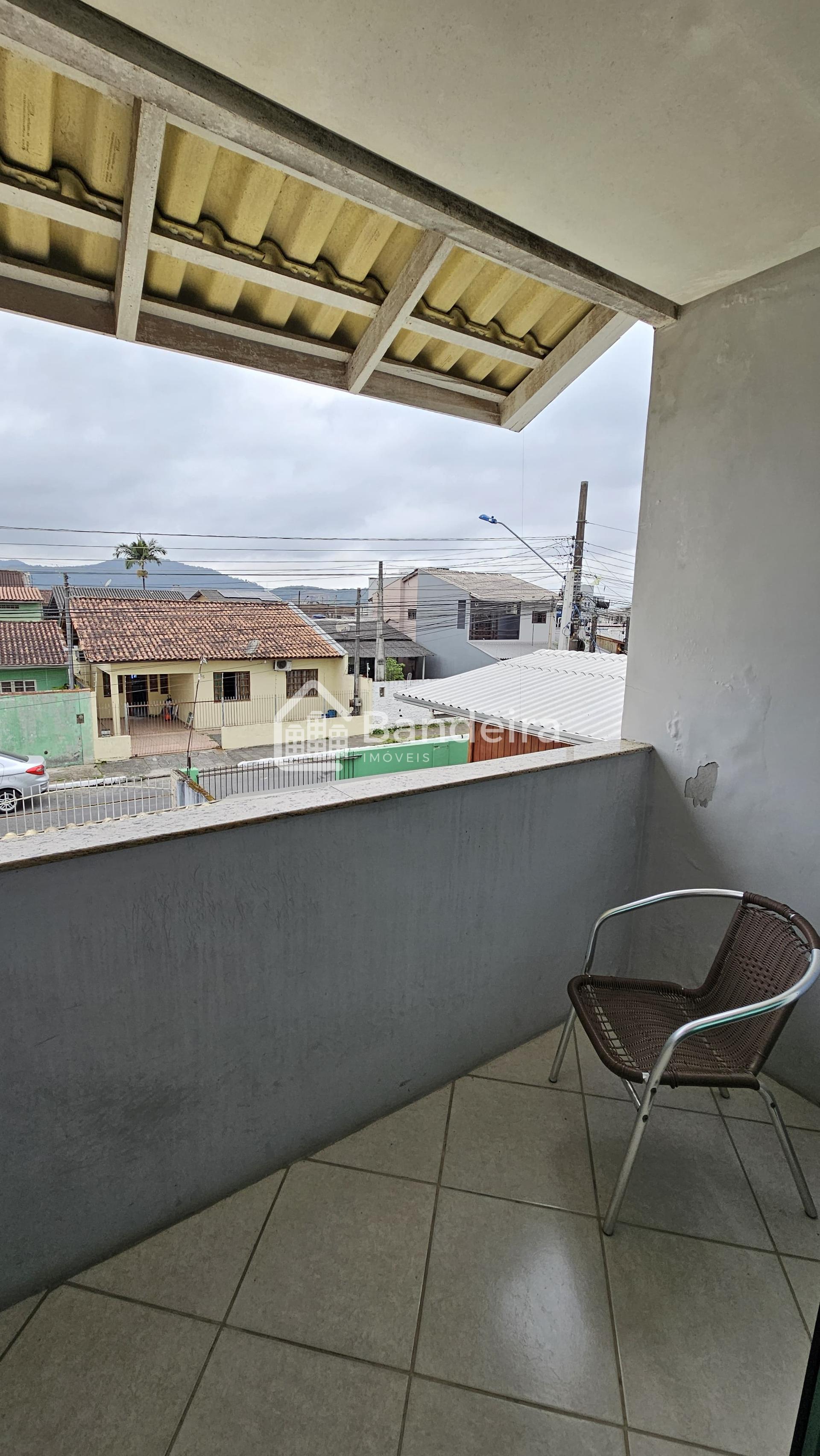 Sobrado à venda na cidade nova ITAJAI - SC com 2 quartos e uma...