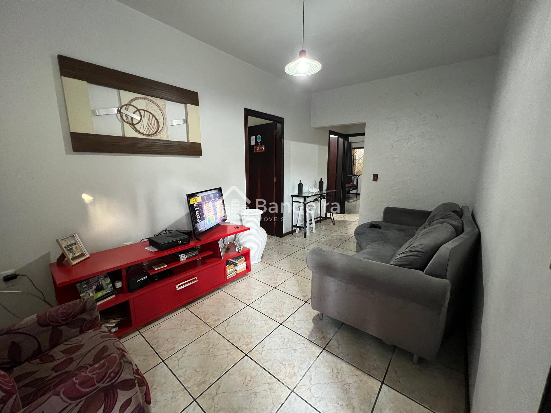 Casa com ótima localização, no bairro São João ACEITA FINANCIA...