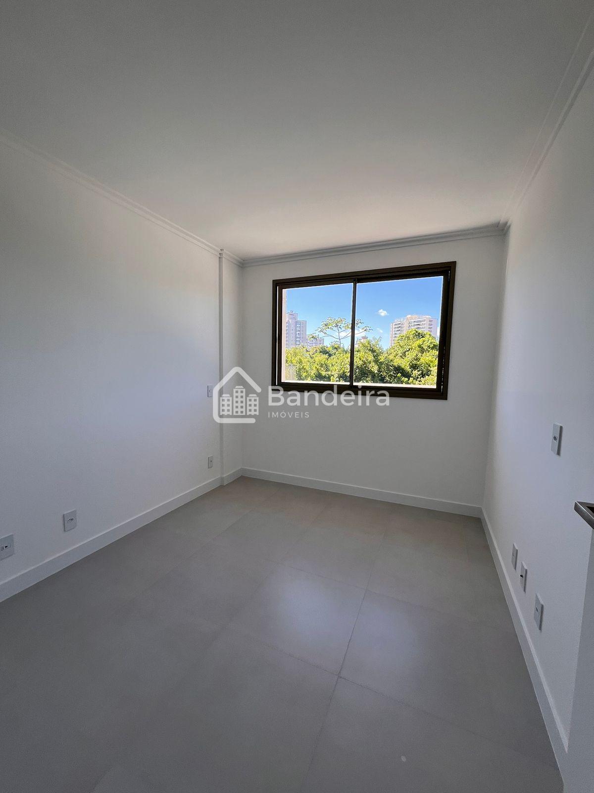 Apartamento com área diferenciada, Home Club São Vicente com 3...