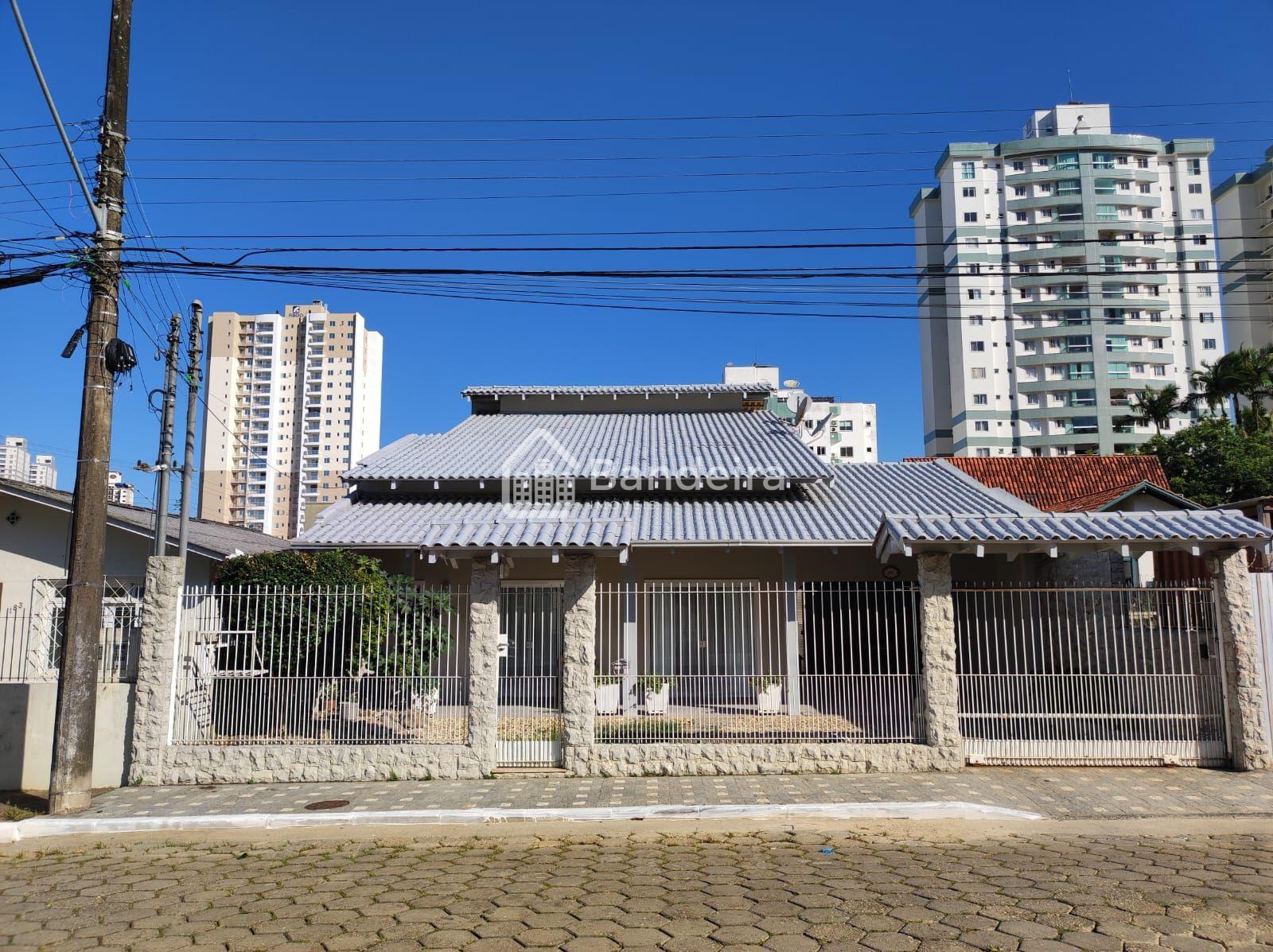 Casa à venda, Fazenda, ITAJAI - SC com mais de 300m2 e dois pa...