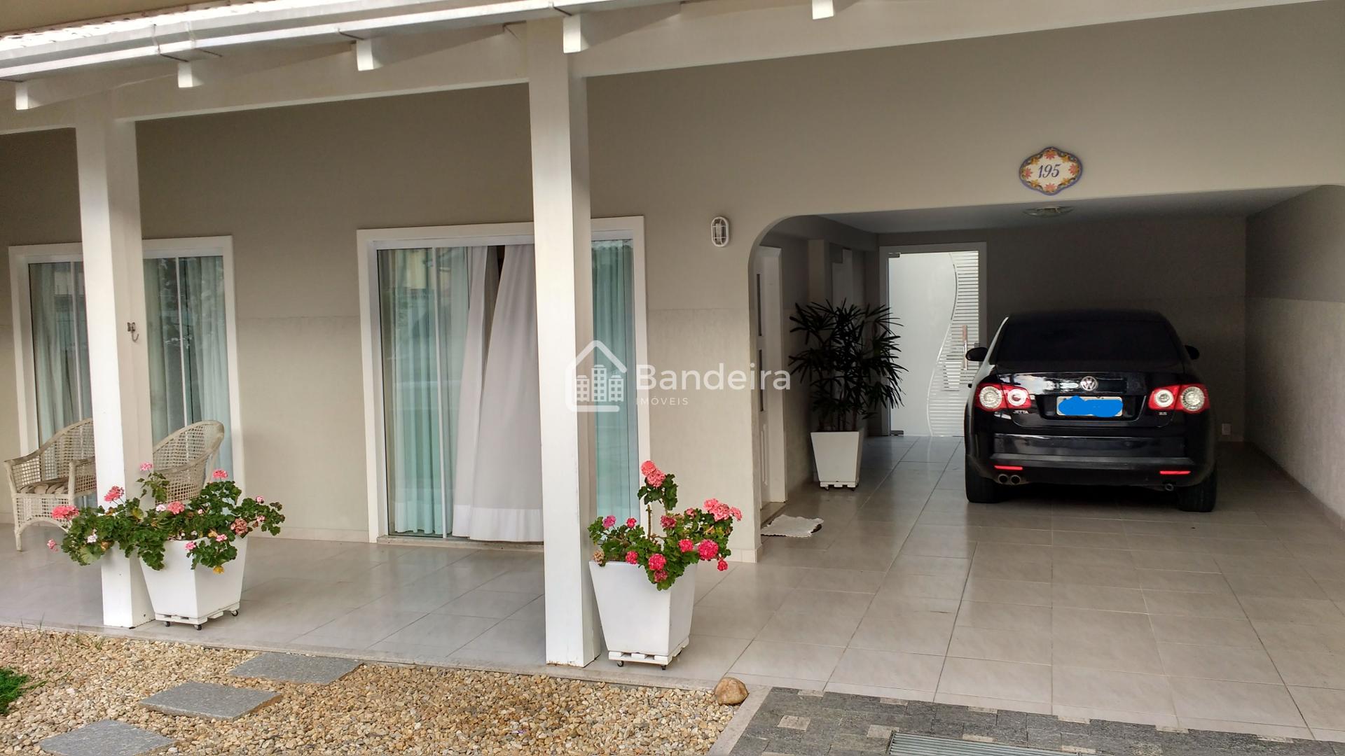Casa à venda, Fazenda, ITAJAI - SC com mais de 300m2 e dois pa...
