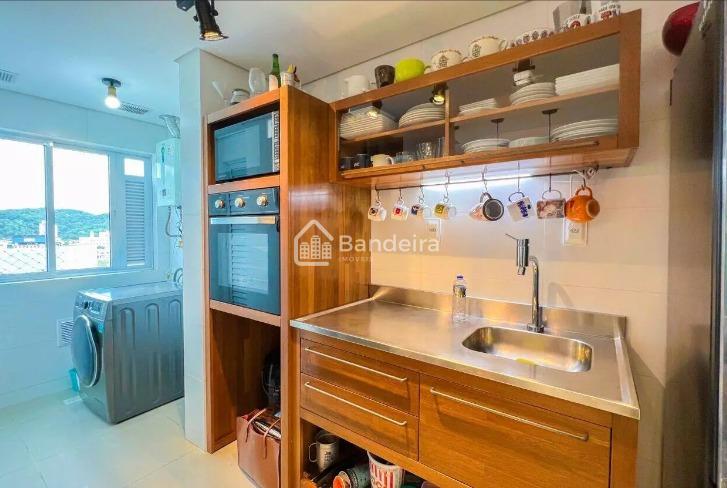 Apartamento mobiliado com 2 suítes em localização privilegiada...