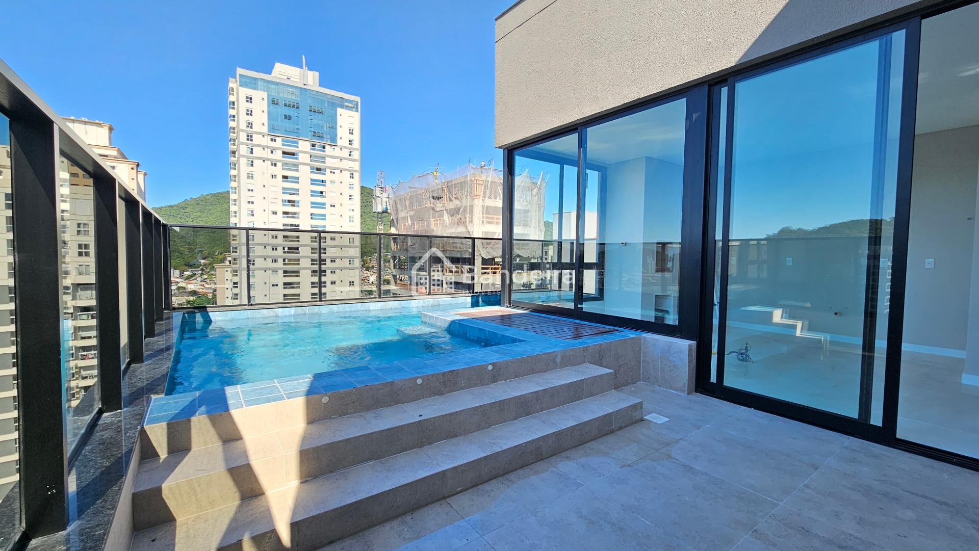 Tríplex no bairro Fazenda, novo com piscina privativa à venda,...