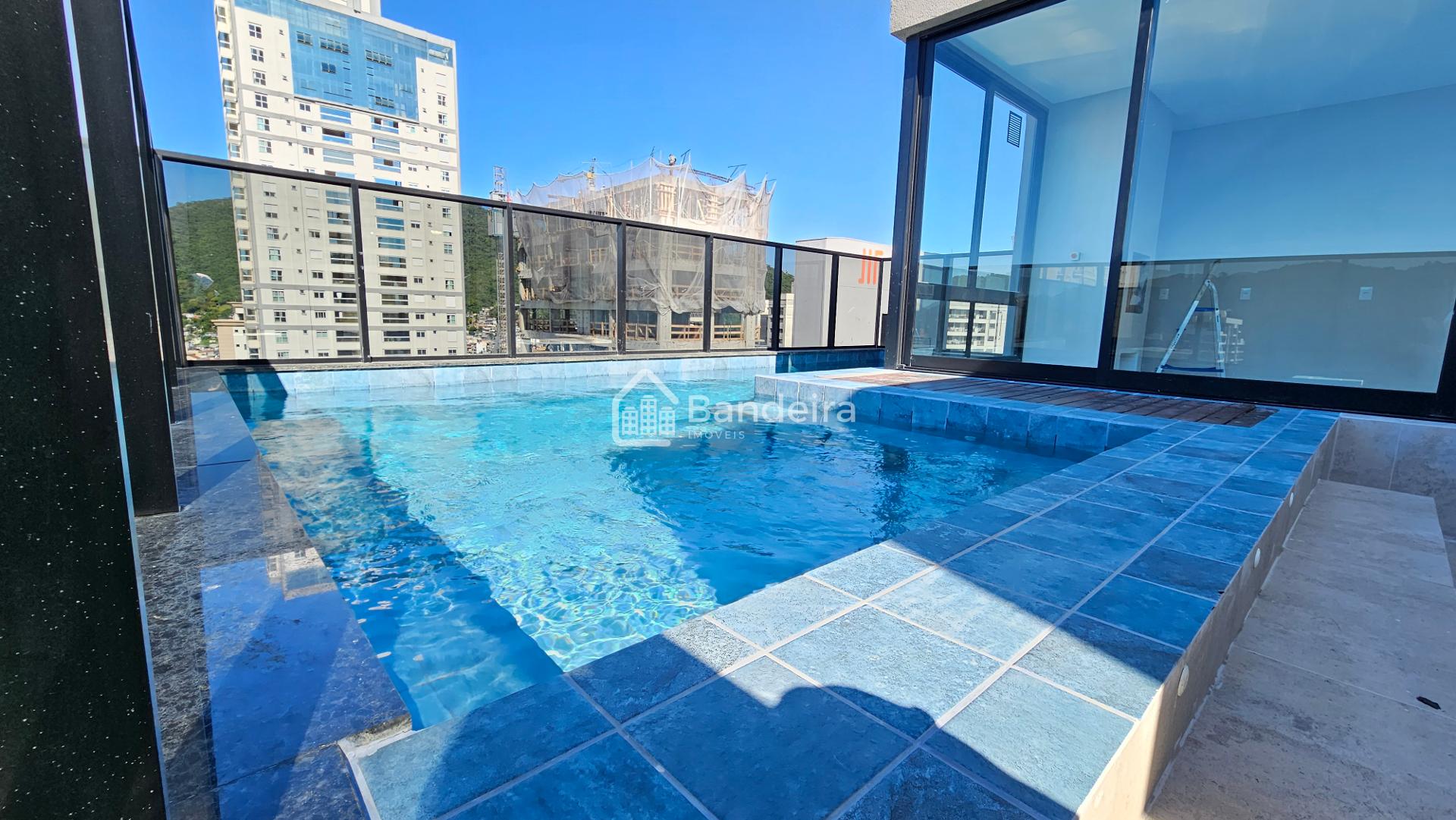 Tríplex no bairro Fazenda, novo com piscina privativa à venda,...
