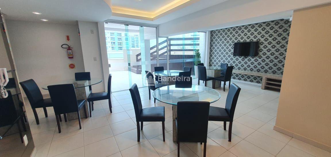 Apartamento na rua XV de Novembro no Centro da Cidade com três...