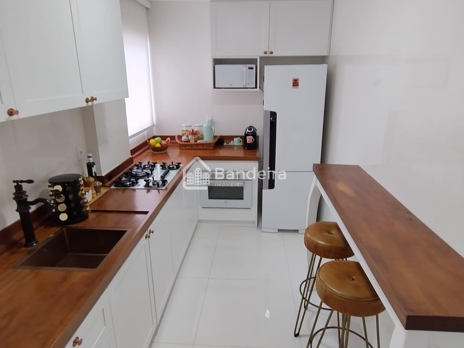 Apartamento mobiliado no centro de Itajaí, localização privile...