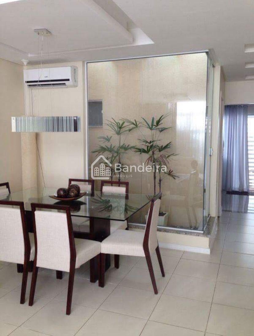 Linda casa á venda no Santa Regina com dois dormitórios sendo ...
