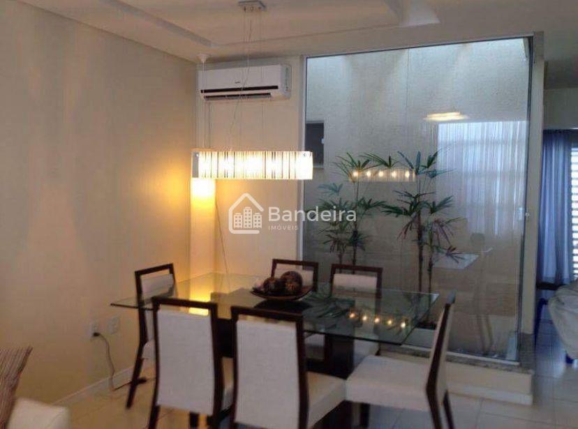 Linda casa á venda no Santa Regina com dois dormitórios sendo ...