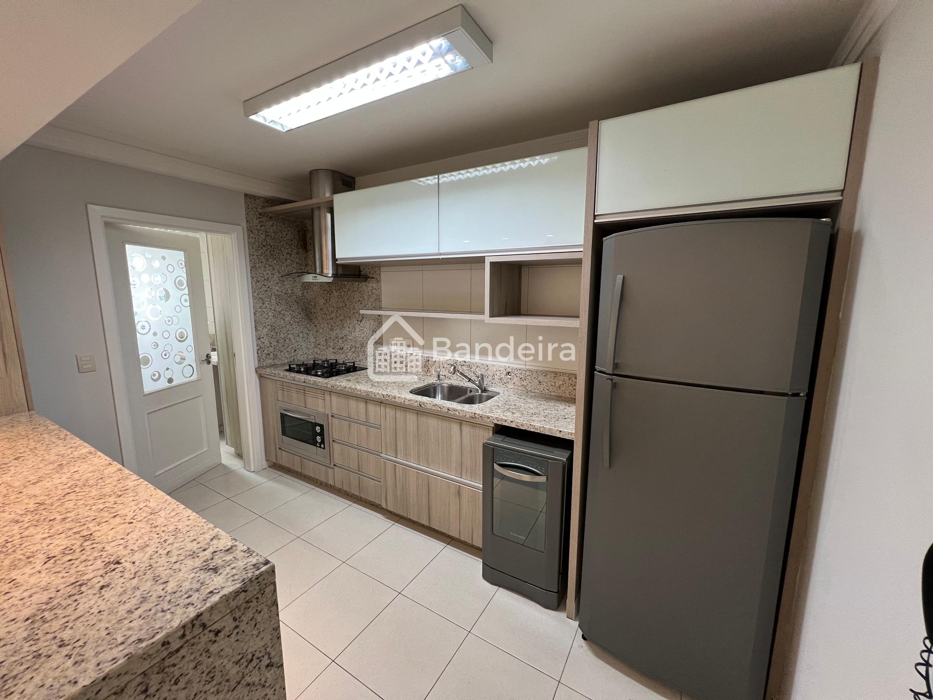 Apartamento na rua XV de Novembro no Centro da Cidade com três...
