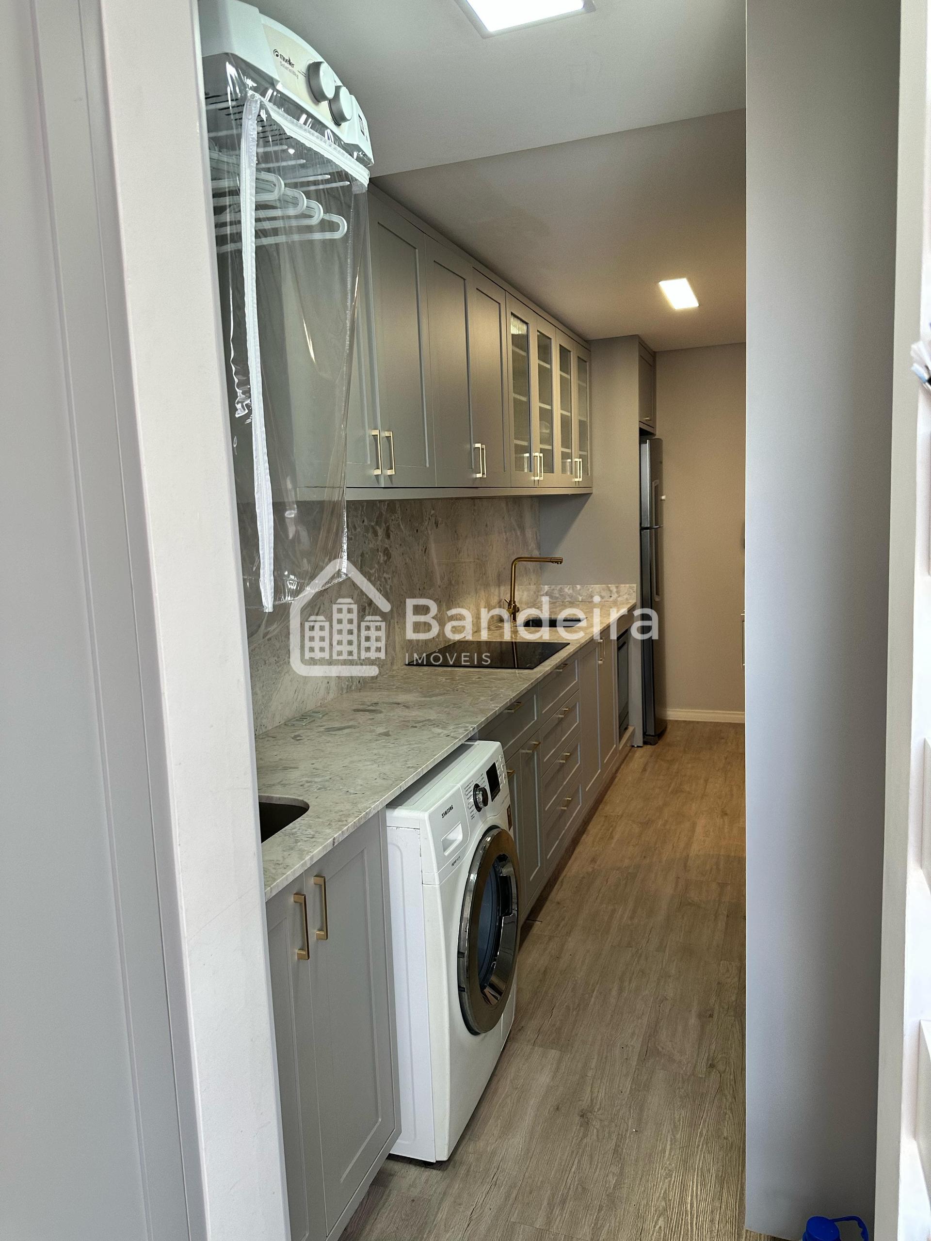 Apartamento mobiliado e equipado no centro de Itajaí, imperdível