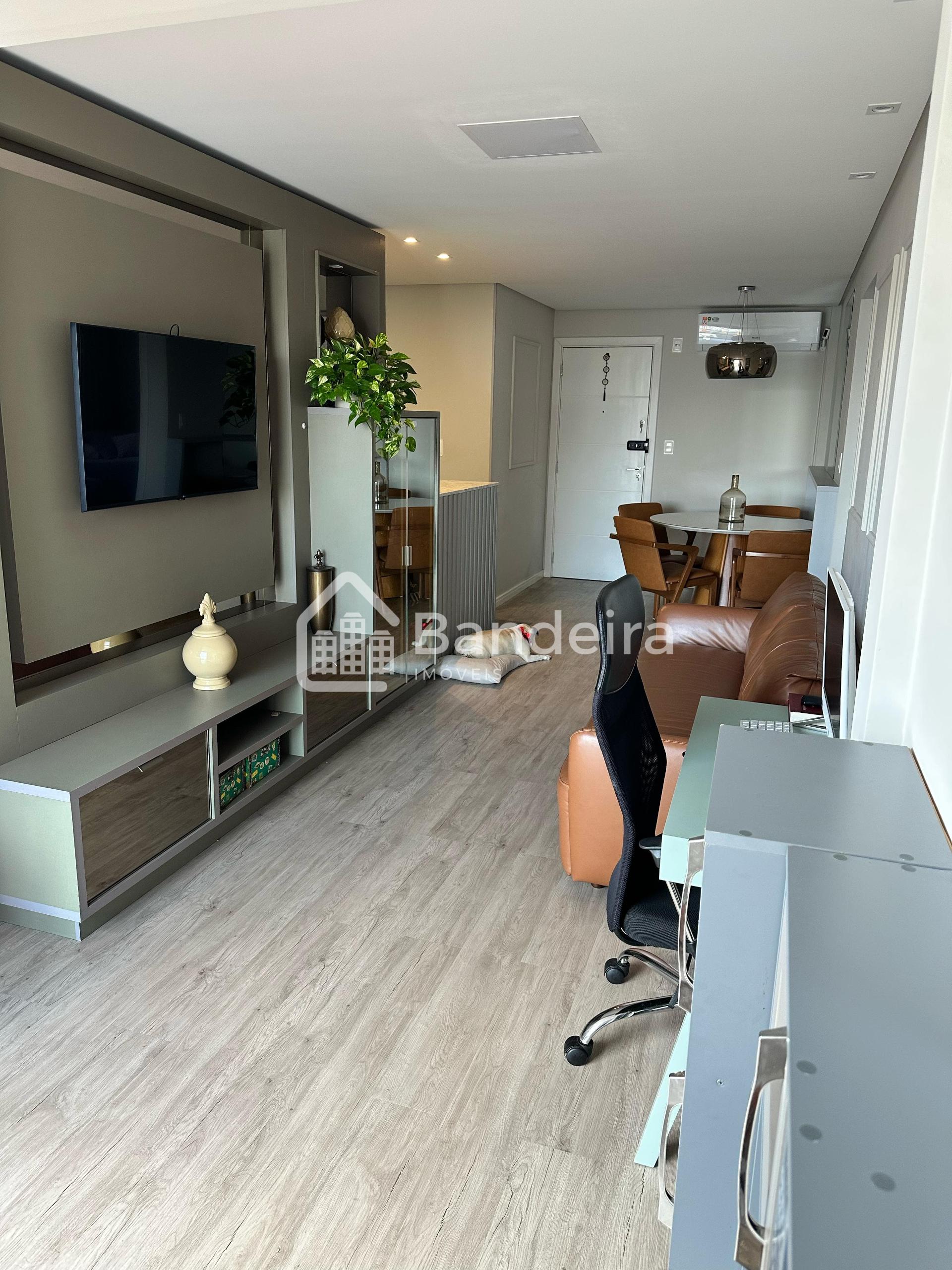 Apartamento mobiliado e equipado no centro de Itajaí, imperdível