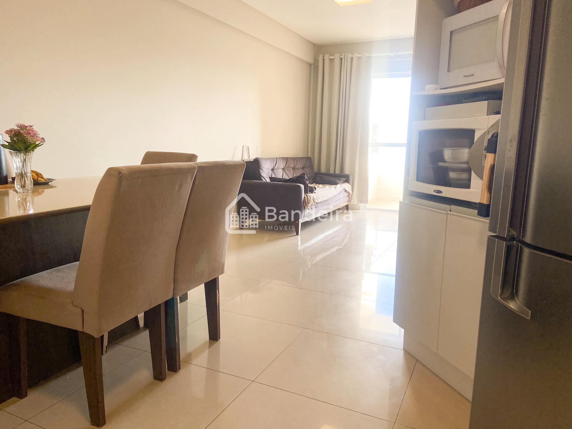 Apartamento semi mobiliado com bela vista, suíte mais um dormi...