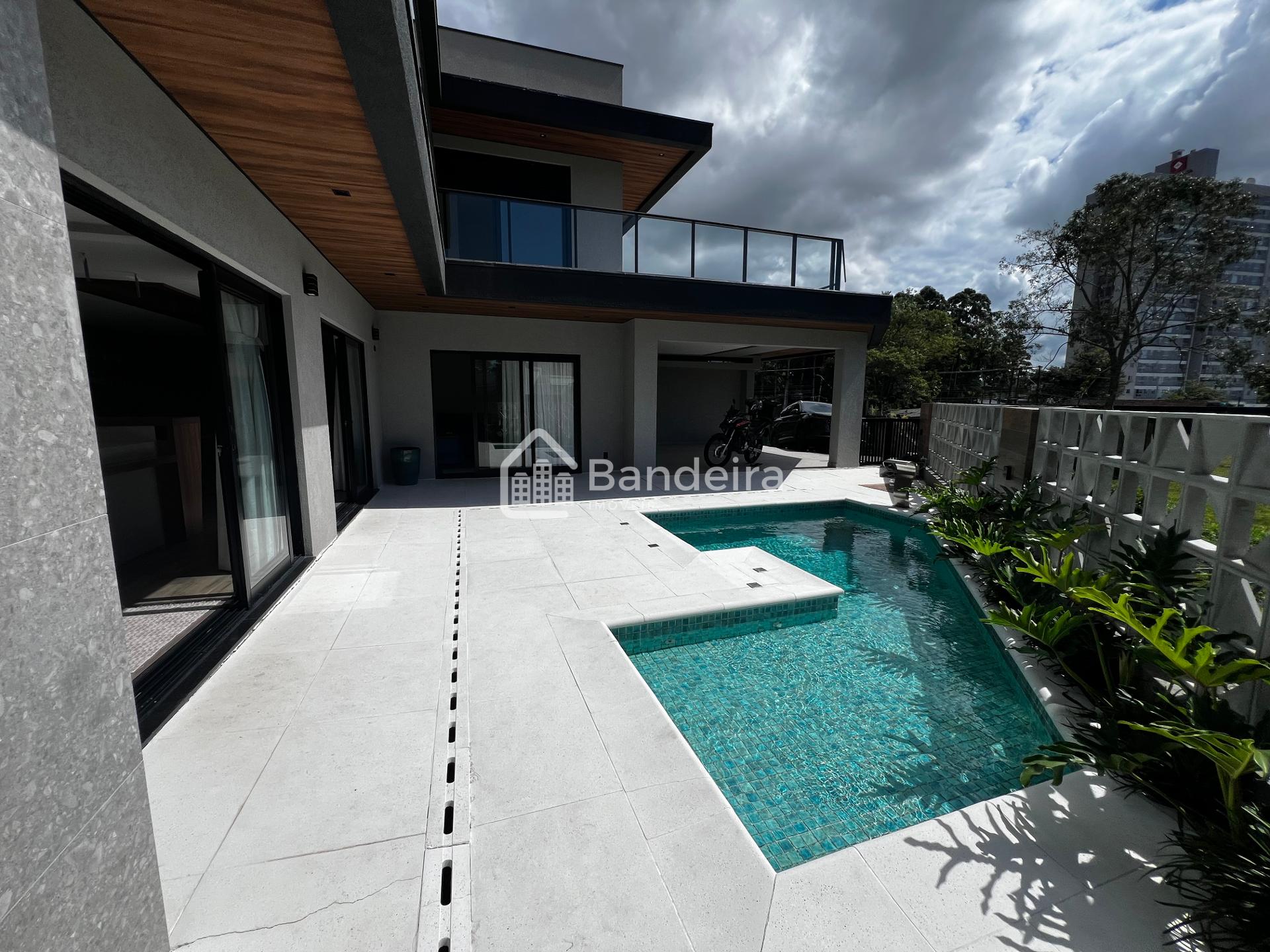 Casa à venda, Dom Bosco, ITAJAI - SC, Alto Padrão, com Piscina...