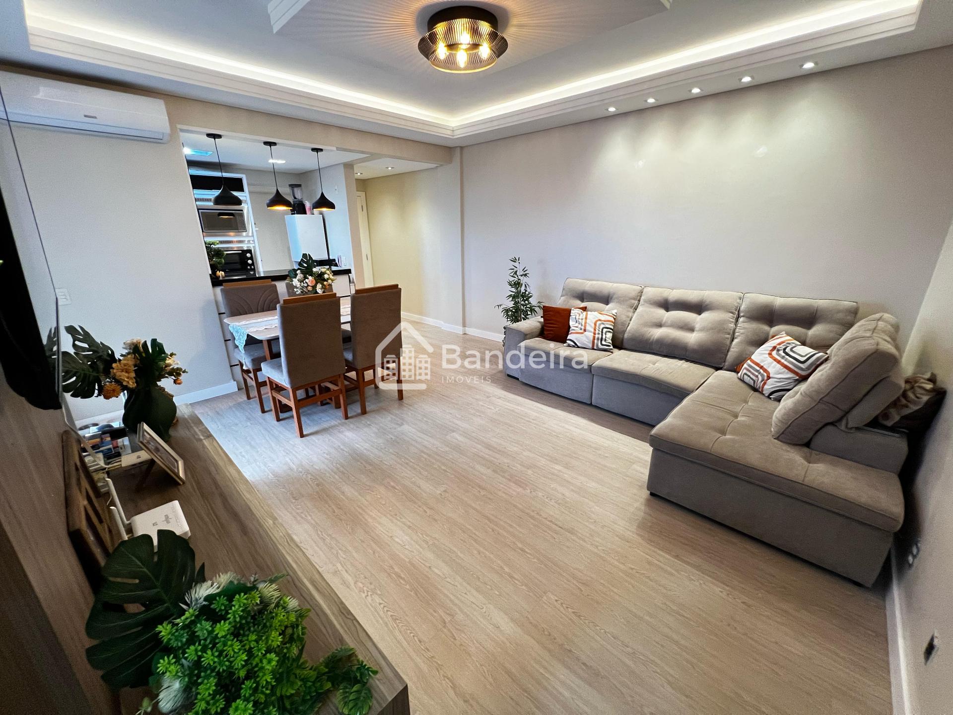 Apartamento à venda São João Itajaí três quarto suíte hidromas...