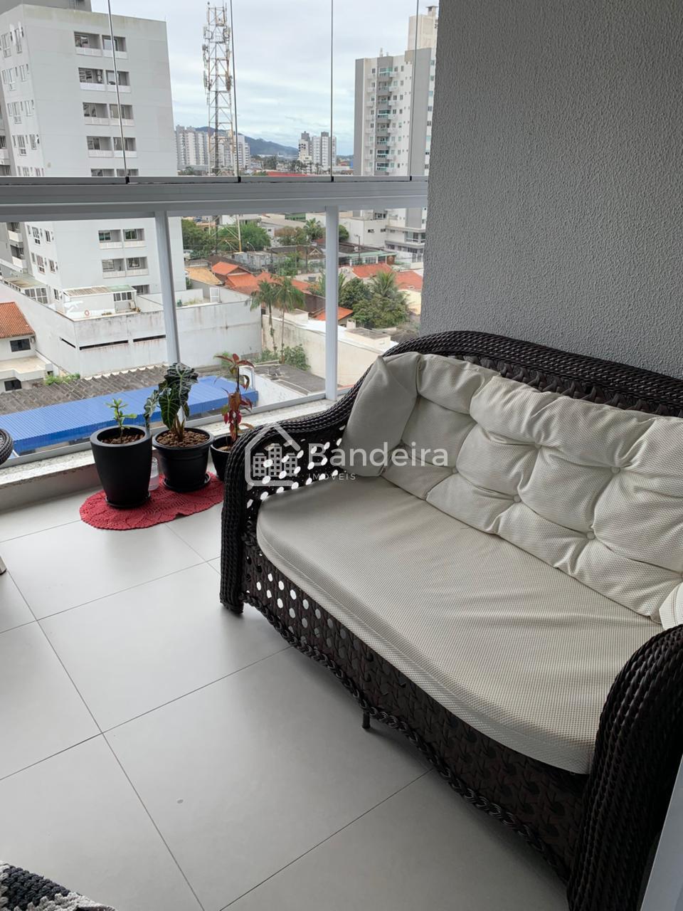 Apartamento mobiliado no bairro São Judas em Itajaí  fácil suí...