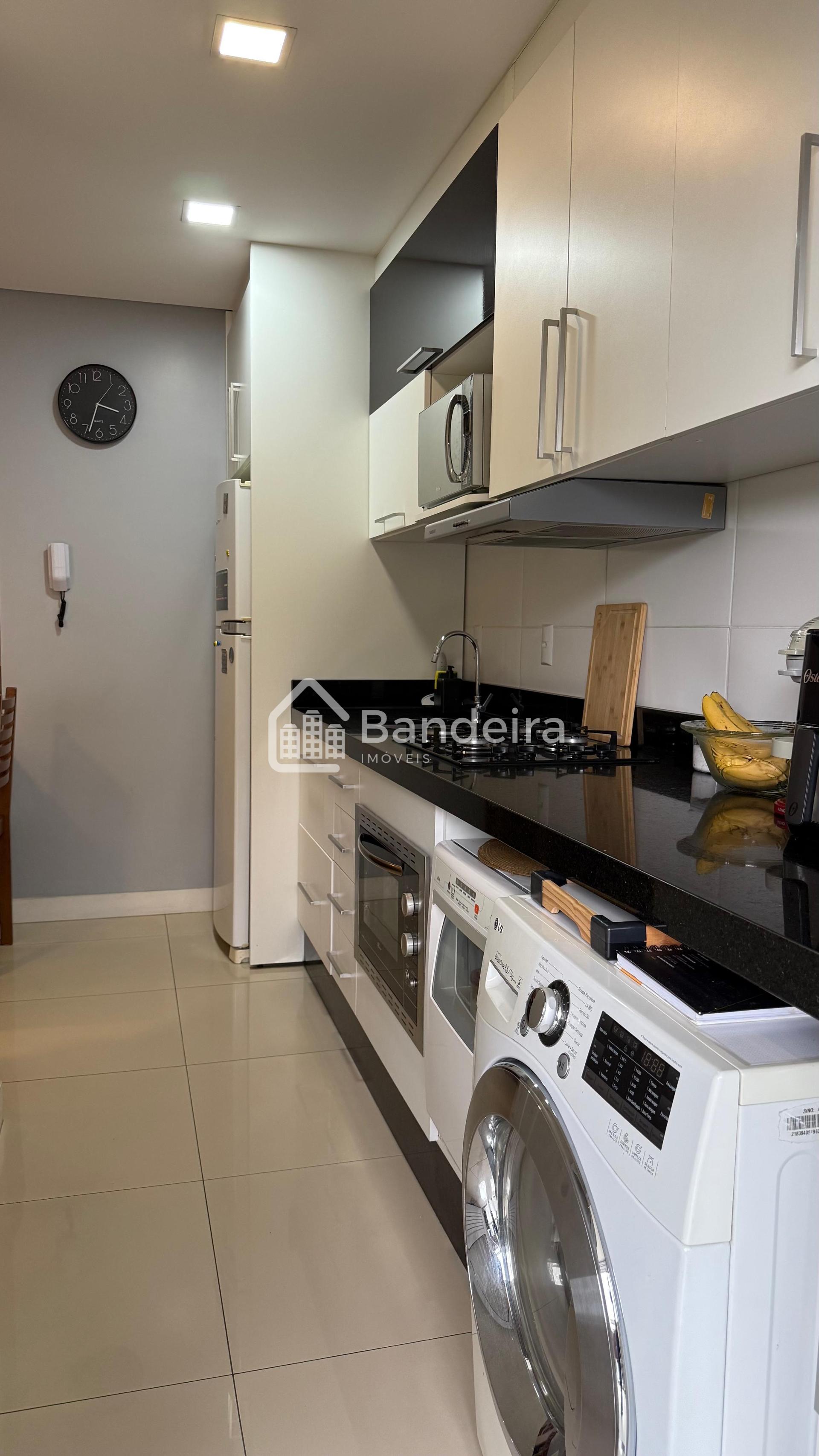 Apartamento à venda no bairro São João, semi mobiliado da cons...