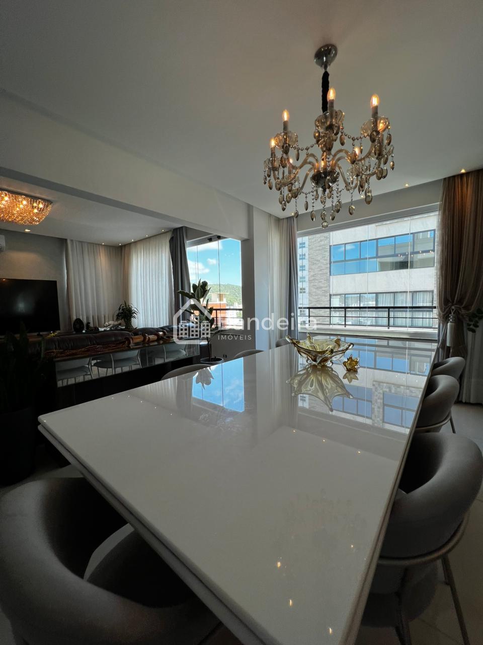 Apartamento à venda, Centro 4 suítes e 3 vagas BALNEARIO CAMBO...