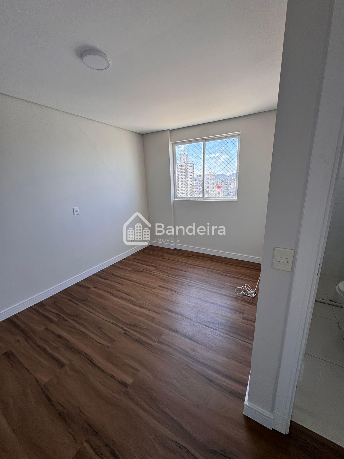 Locação anual, SEMI - MOBILIADO Apartamento no coração, bairro...