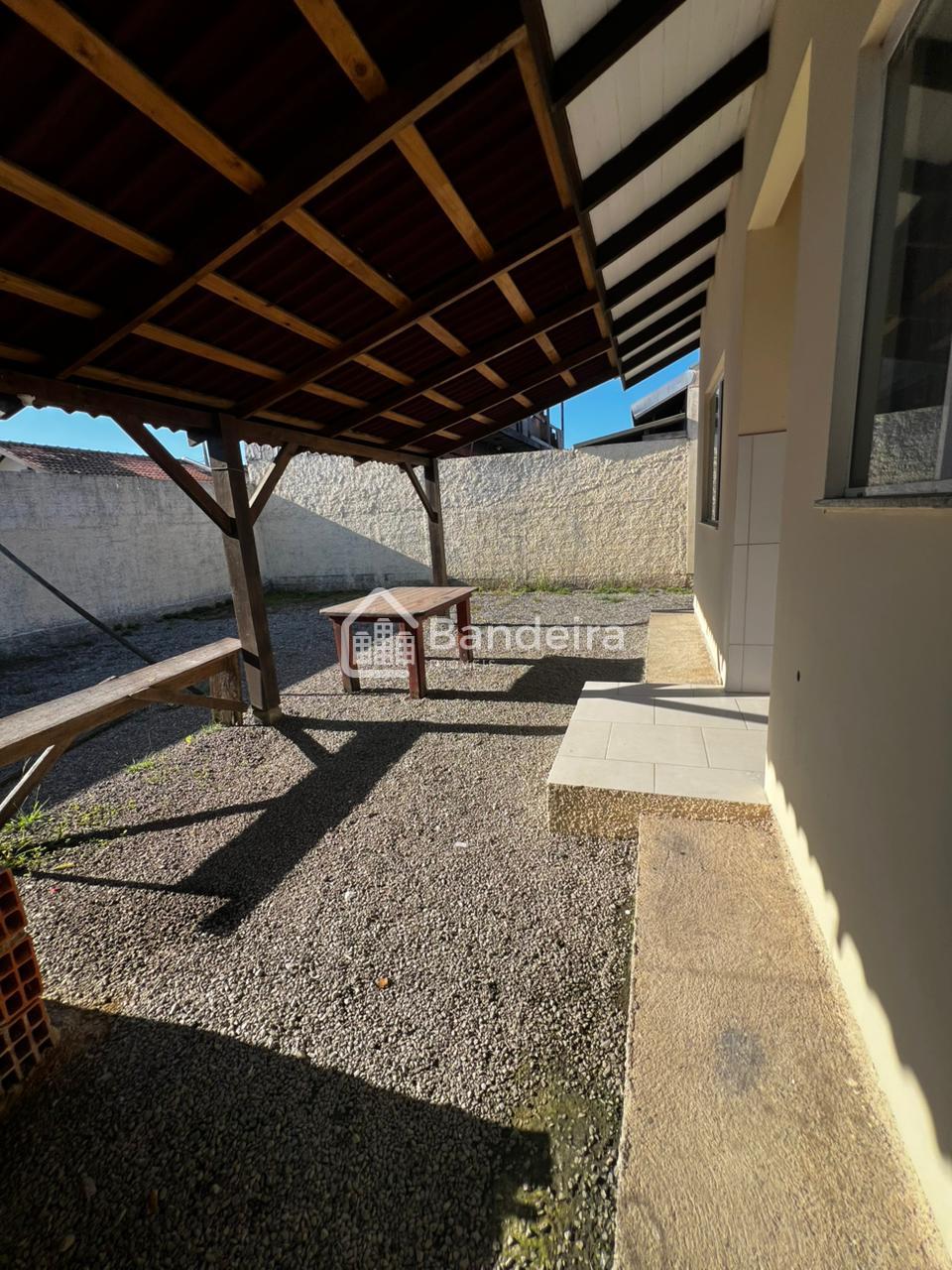 Ampla casa, com terreno de 200m um dos seus diferencias Santa ...