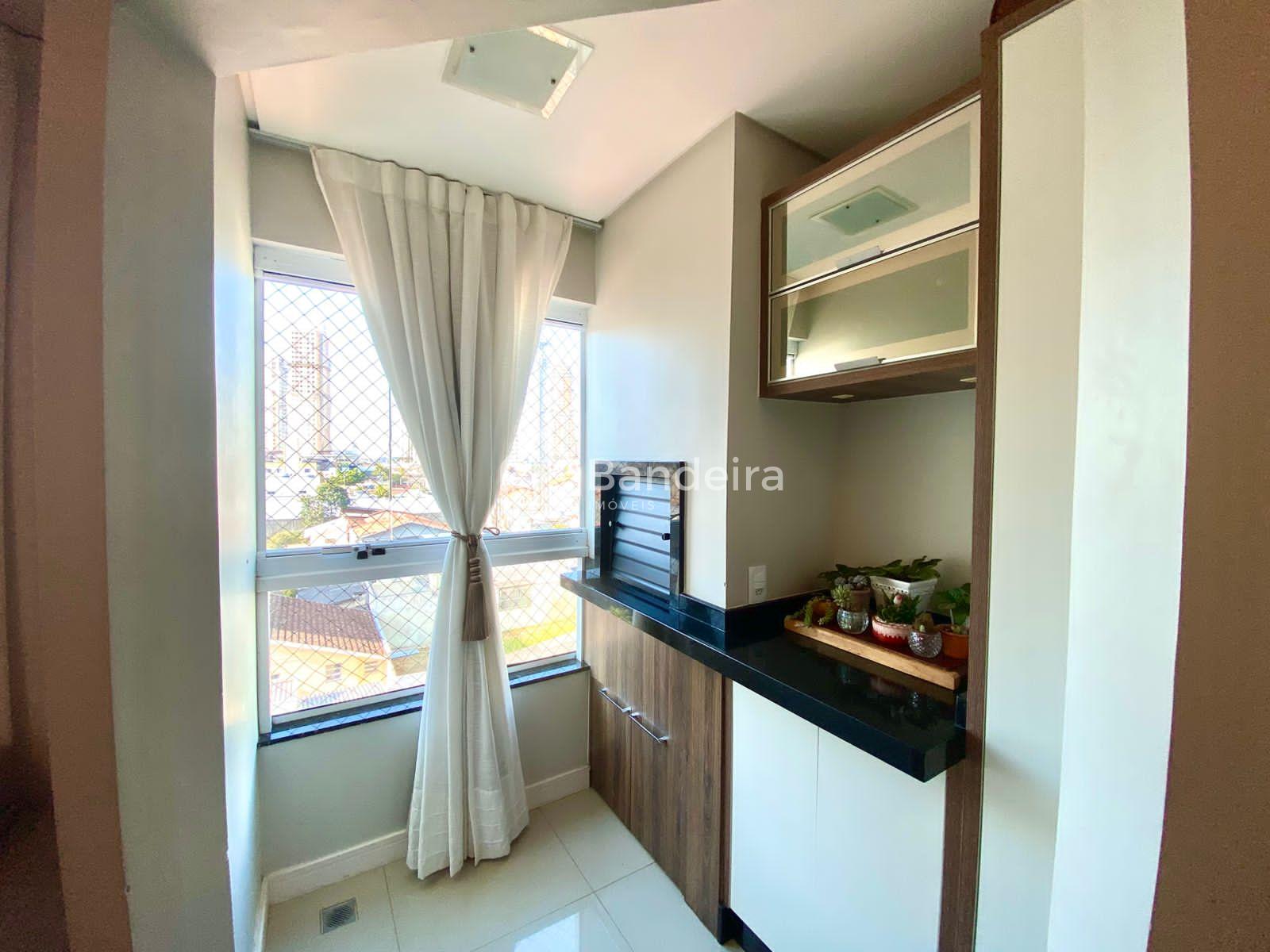 Apartamento mobiliado no bairro Fazenda, localização privilegi...