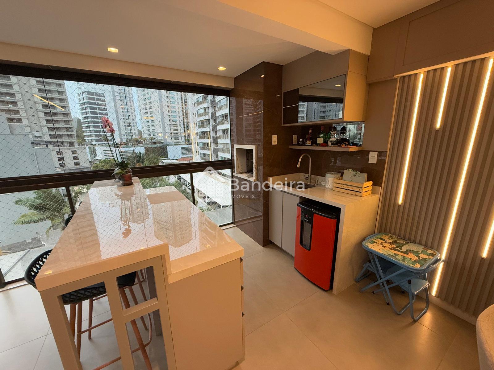 Apartamento com 101m três domitorios à venda, proximo a beira rio