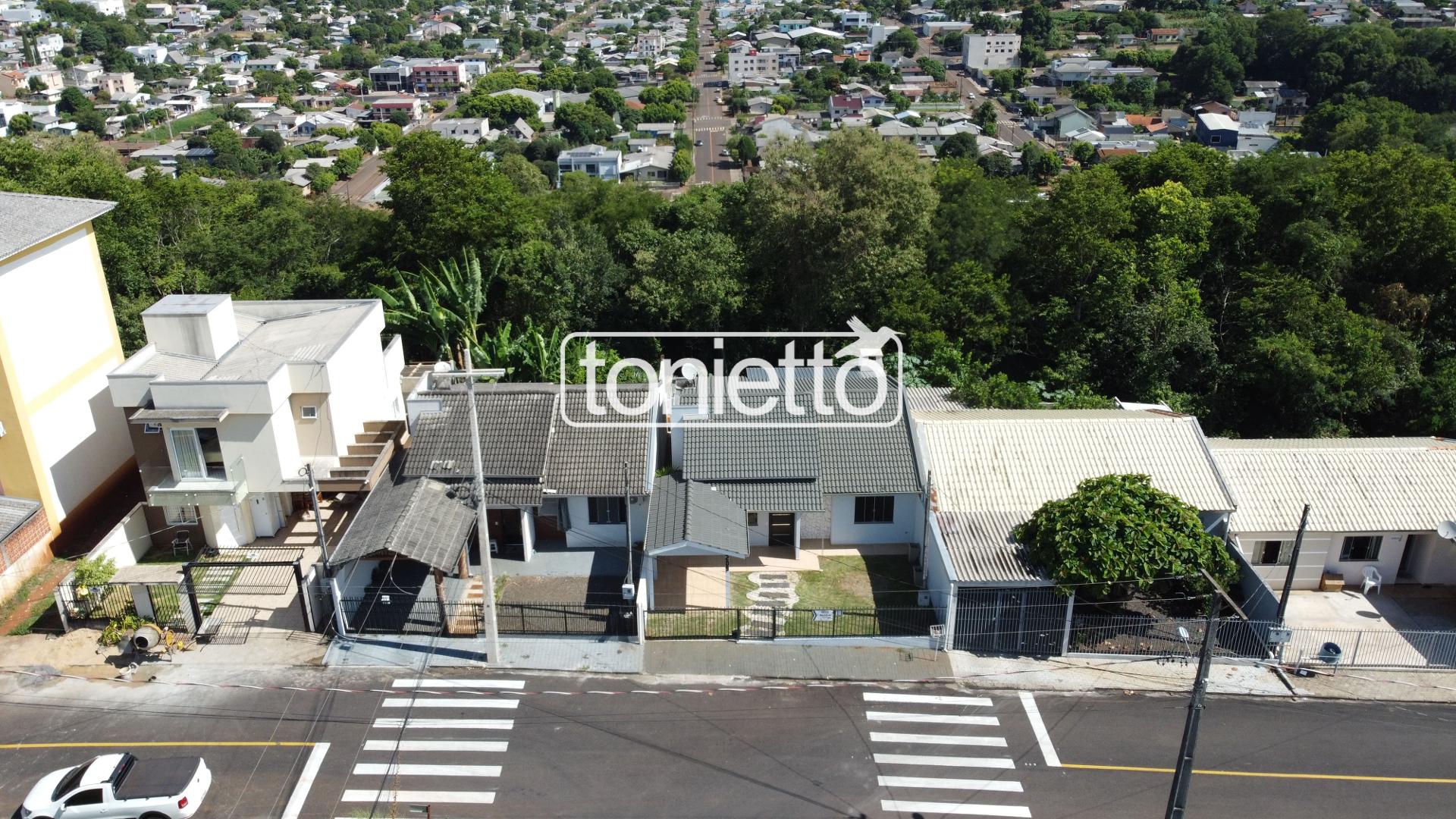 CASA - BAIRRO SÃO FRANCISCO DE ASSIS - DOIS VIZINHOS - PR