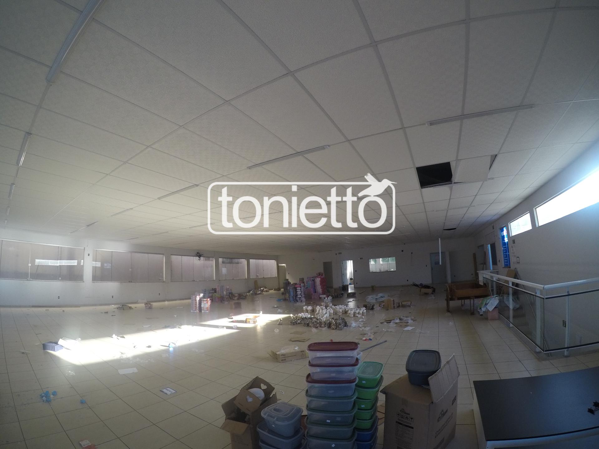 SALA COMERCIAL NO SEGUNDO PISO, CENTRO