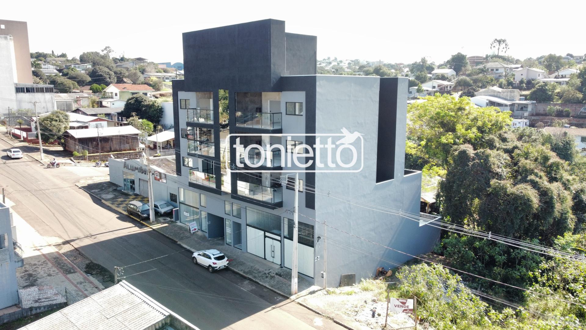 APARTAMENTO DE ALTO PADRÃO  À VENDA - CENTRO NORTE -  DOIS VIZ...