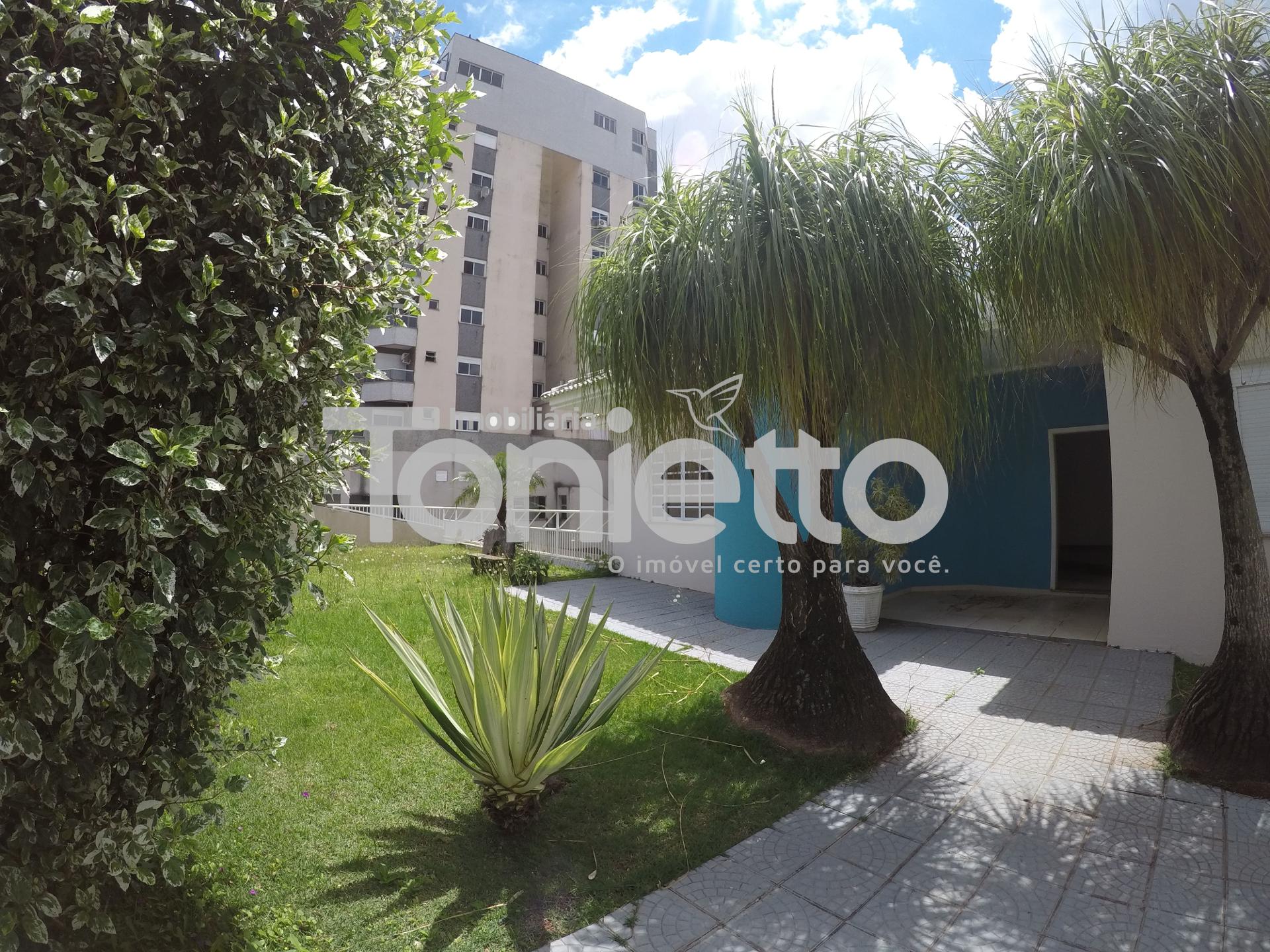 CASA - CENTRO SUL - DOIS VIZINHOS - PR