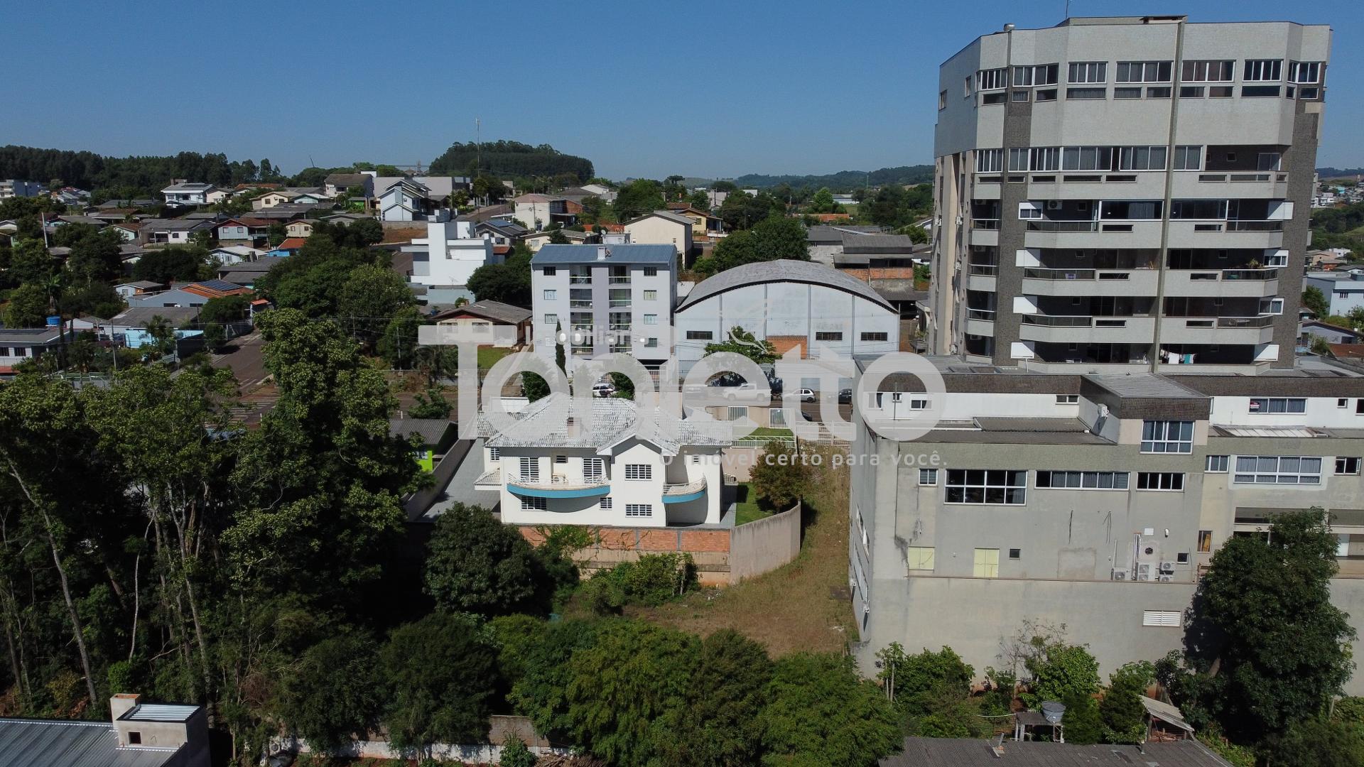 CASA - CENTRO SUL - DOIS VIZINHOS - PR