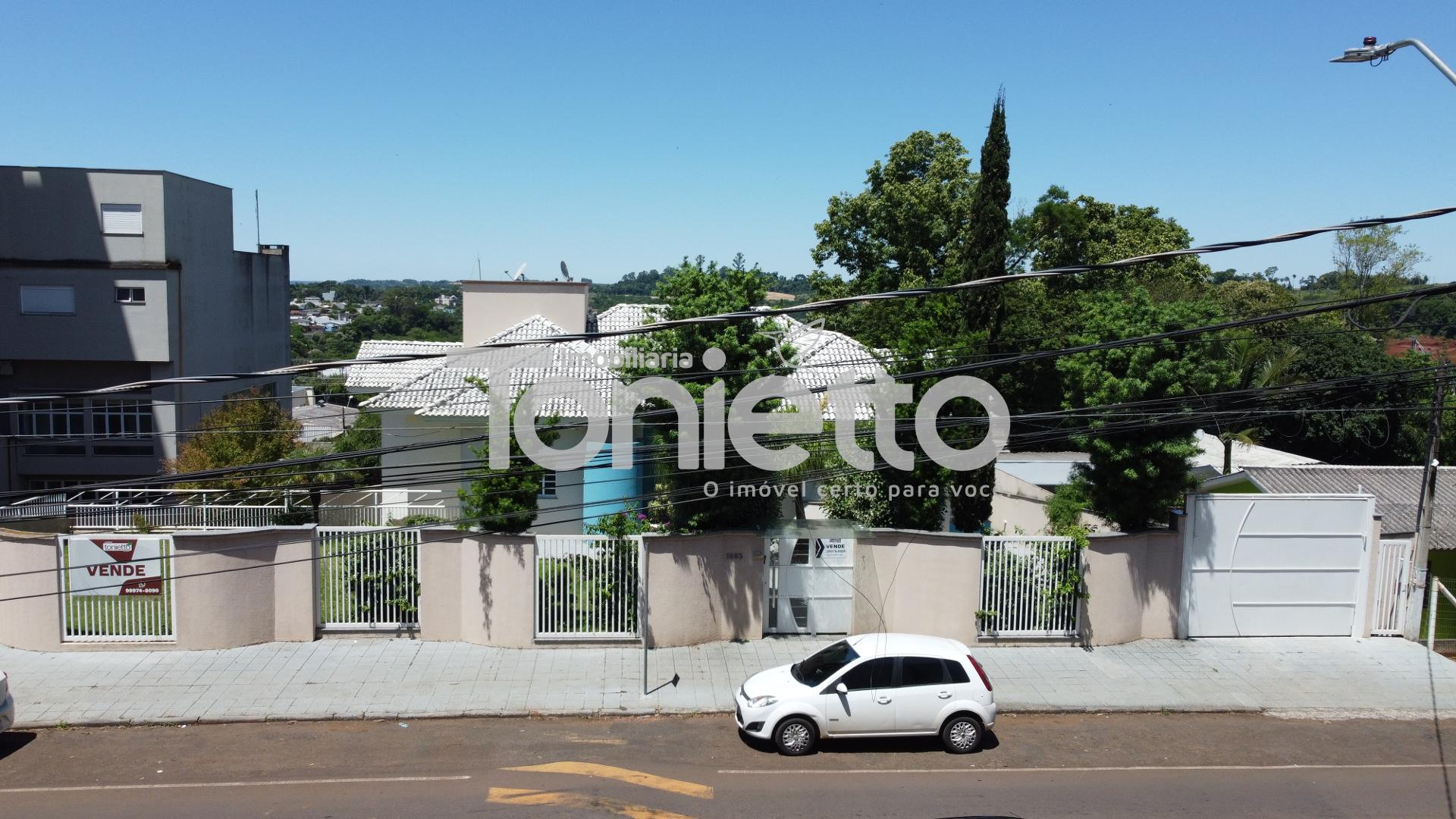 CASA - CENTRO SUL - DOIS VIZINHOS - PR