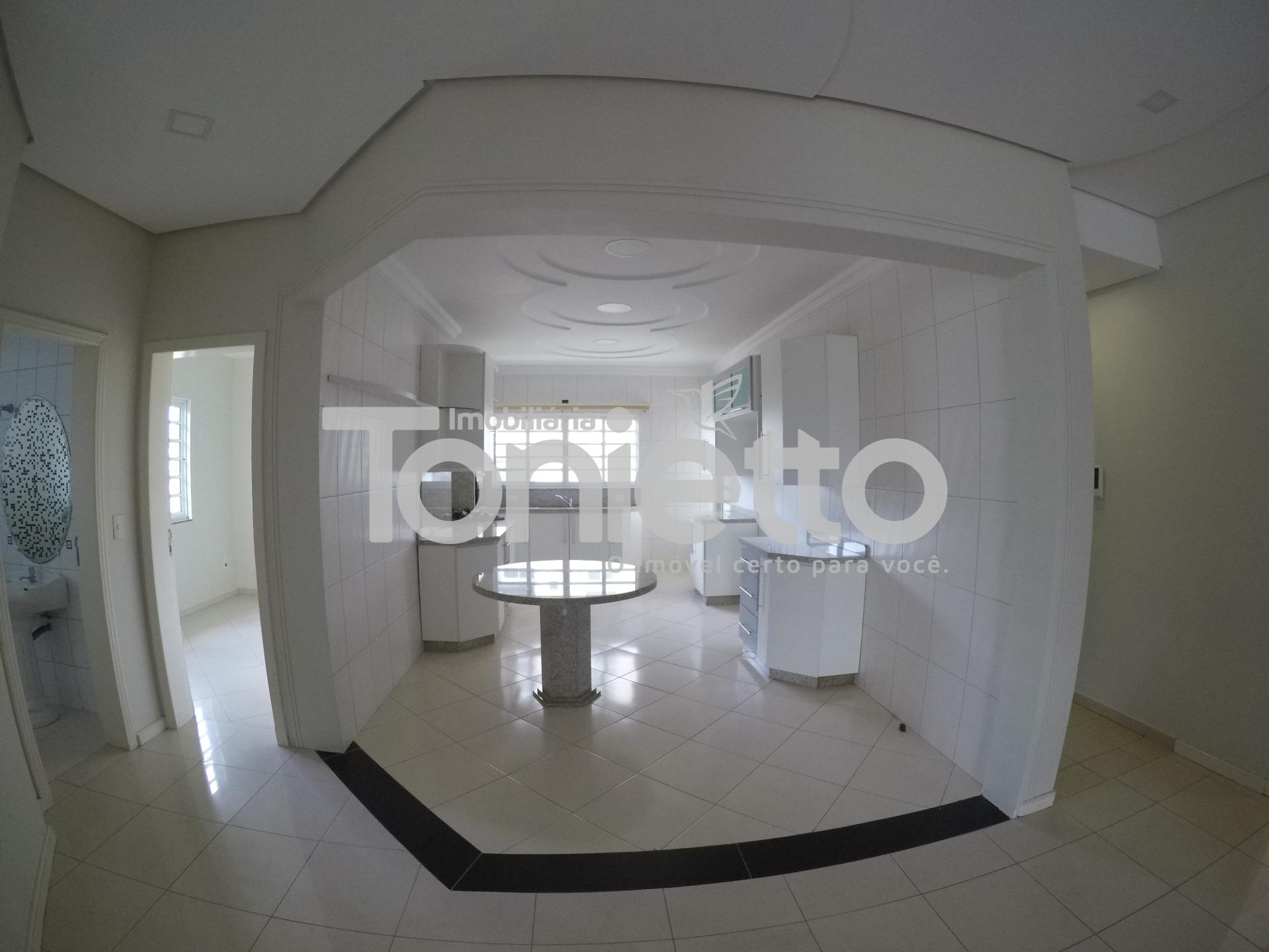 CASA - CENTRO SUL - DOIS VIZINHOS - PR