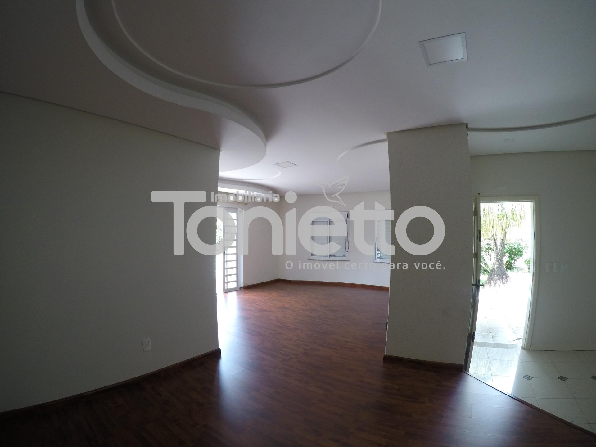 CASA - CENTRO SUL - DOIS VIZINHOS - PR